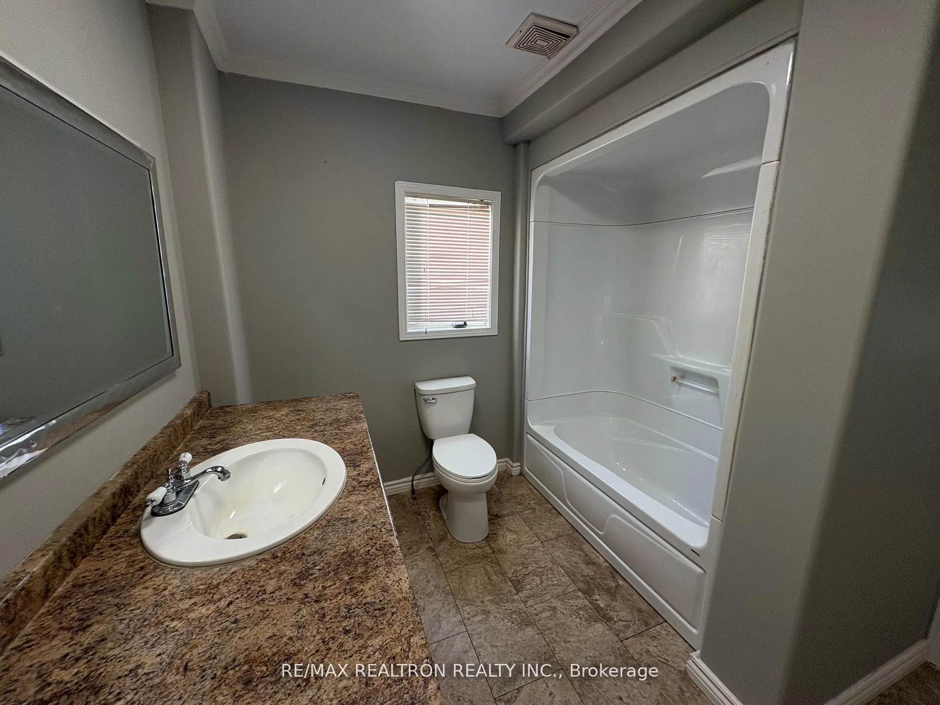 Photo 12 of 219 Southview Road, Barrie, South Shore — HOMEH