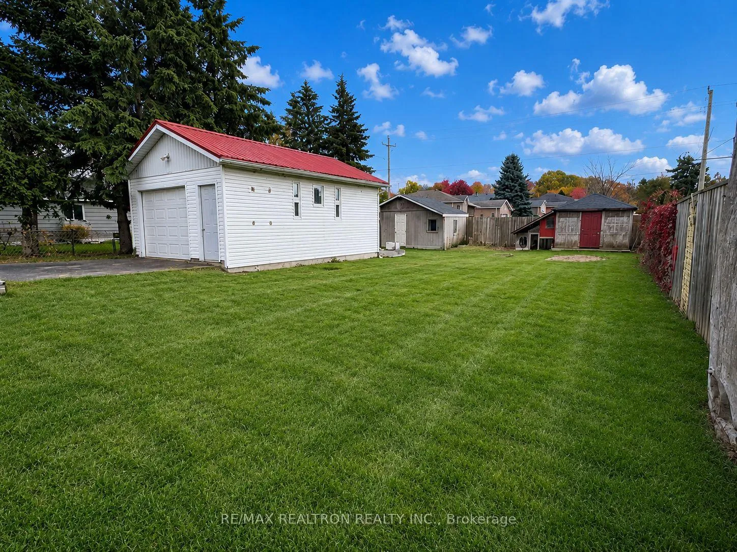 Photo 22 of 219 Southview Road, Barrie, South Shore — HOMEH
