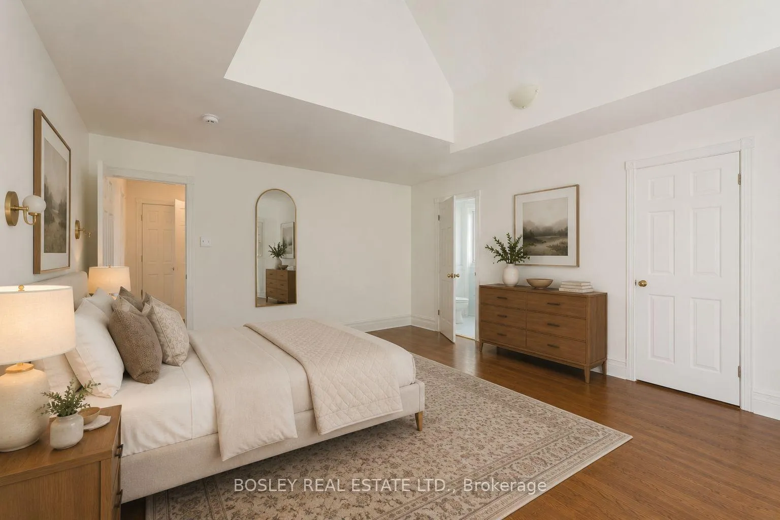 Photo 14 of Unit Upper, 12 Meredith Crescent, Toronto, Rosedale-Moore Park — HOMEH