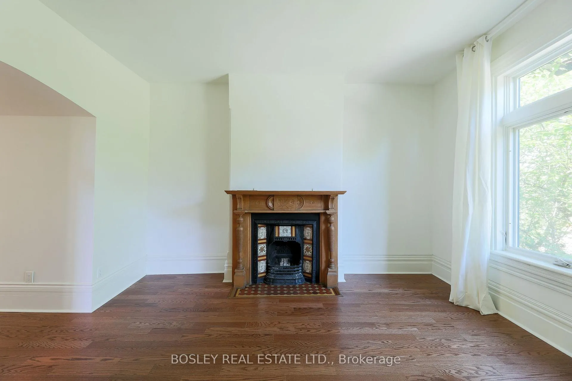Photo 21 of Unit Upper, 12 Meredith Crescent, Toronto, Rosedale-Moore Park — HOMEH