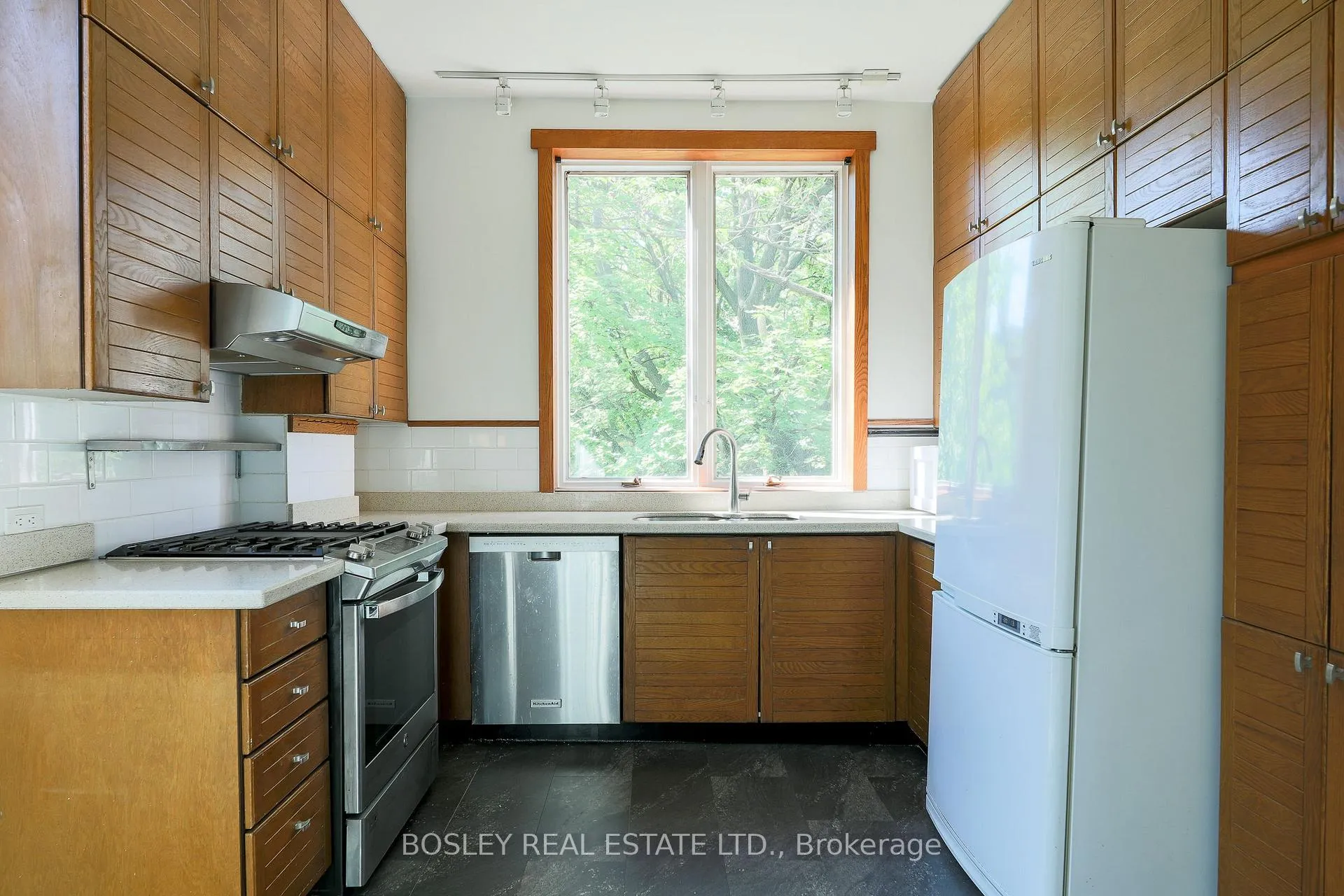 Photo 28 of Unit Upper, 12 Meredith Crescent, Toronto, Rosedale-Moore Park — HOMEH