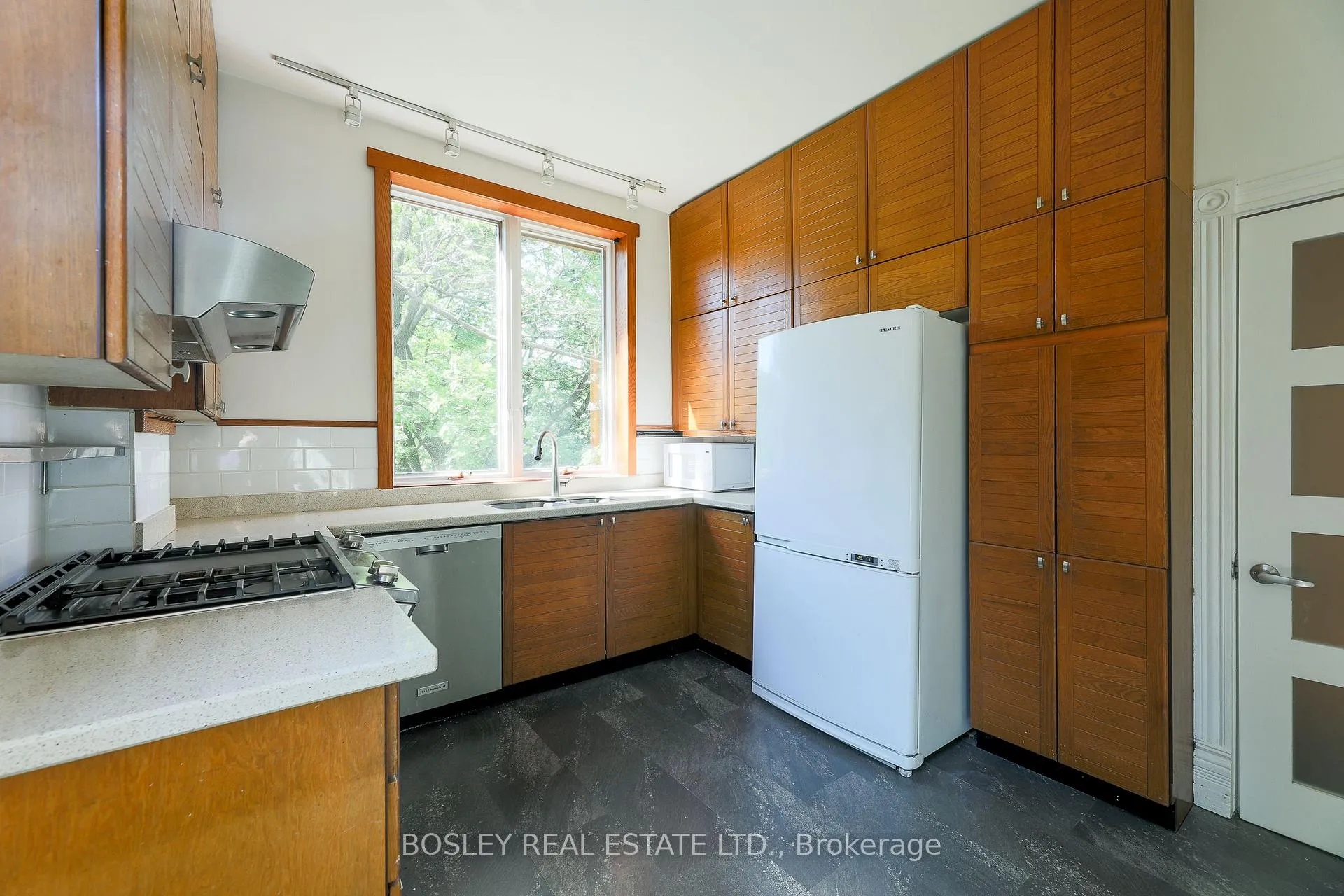 Photo 29 of Unit Upper, 12 Meredith Crescent, Toronto, Rosedale-Moore Park — HOMEH