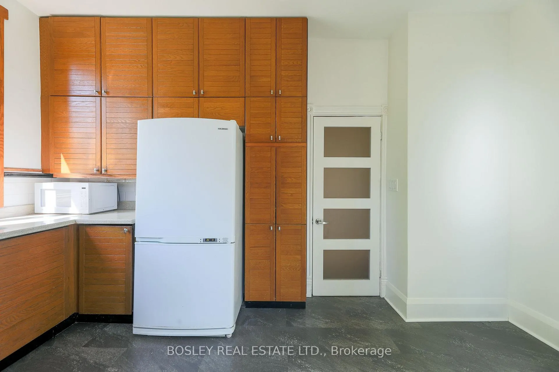 Photo 31 of Unit Upper, 12 Meredith Crescent, Toronto, Rosedale-Moore Park — HOMEH