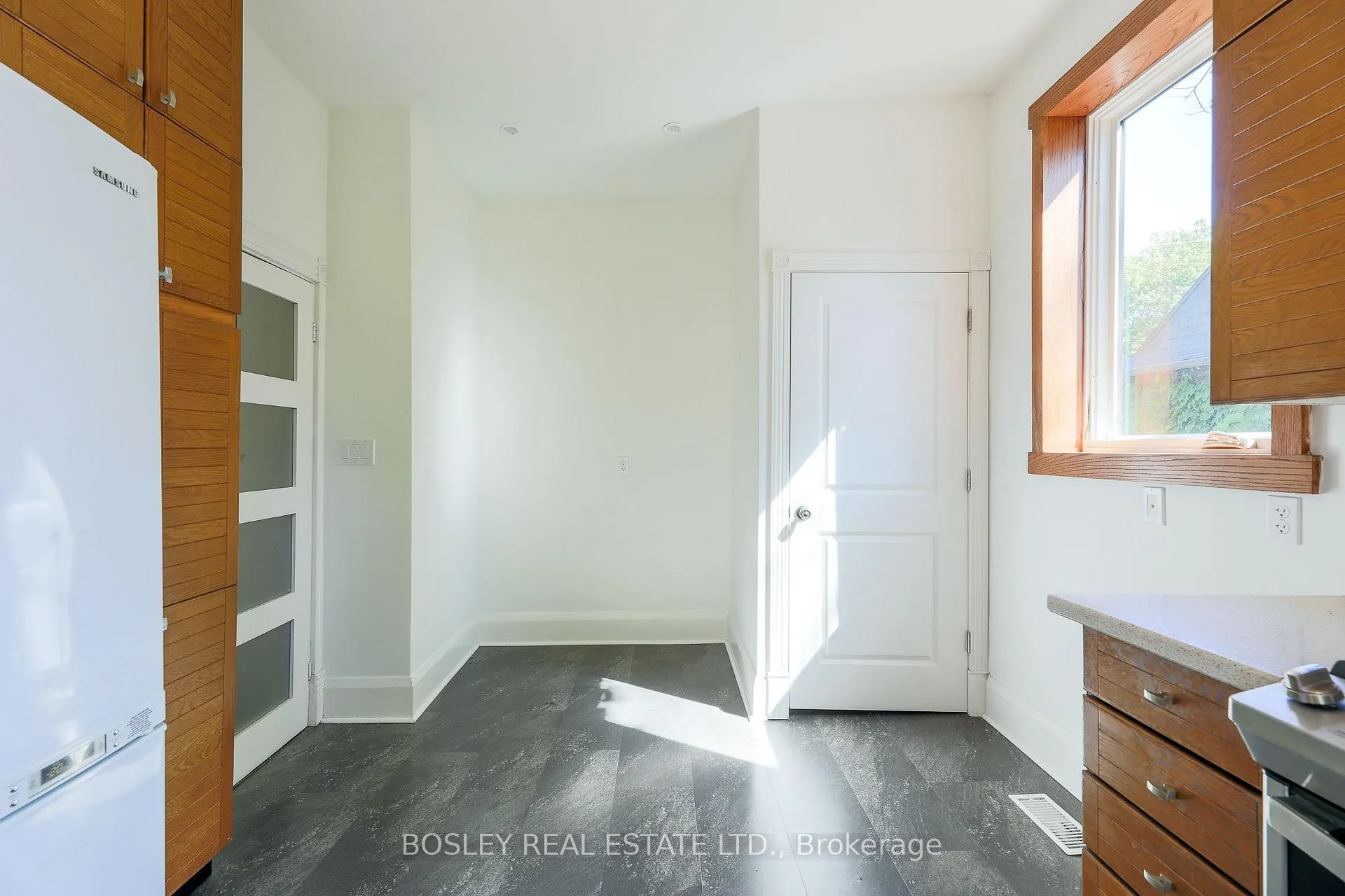 Photo 32 of Unit Upper, 12 Meredith Crescent, Toronto, Rosedale-Moore Park — HOMEH