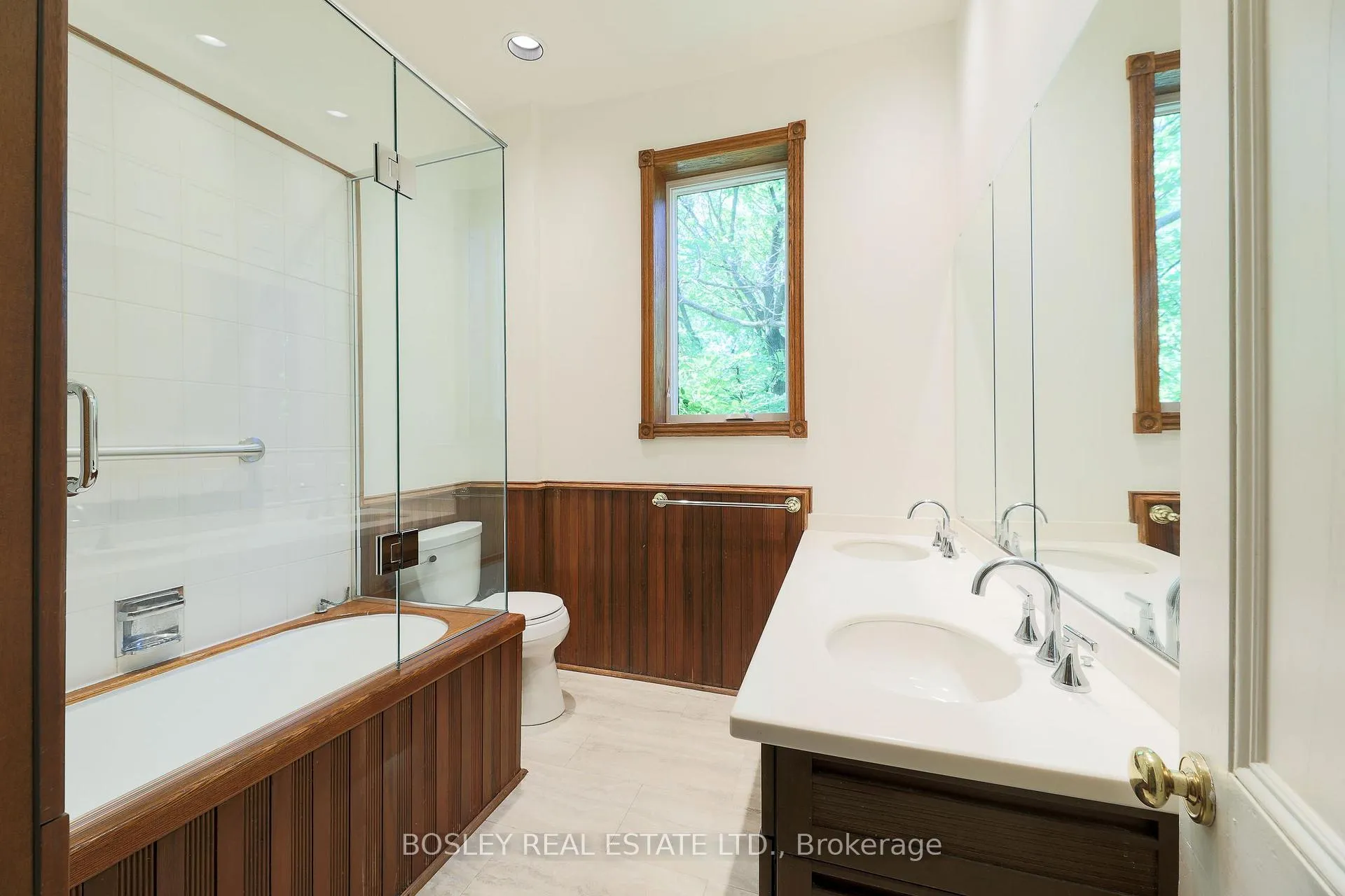 Photo 38 of Unit Upper, 12 Meredith Crescent, Toronto, Rosedale-Moore Park — HOMEH
