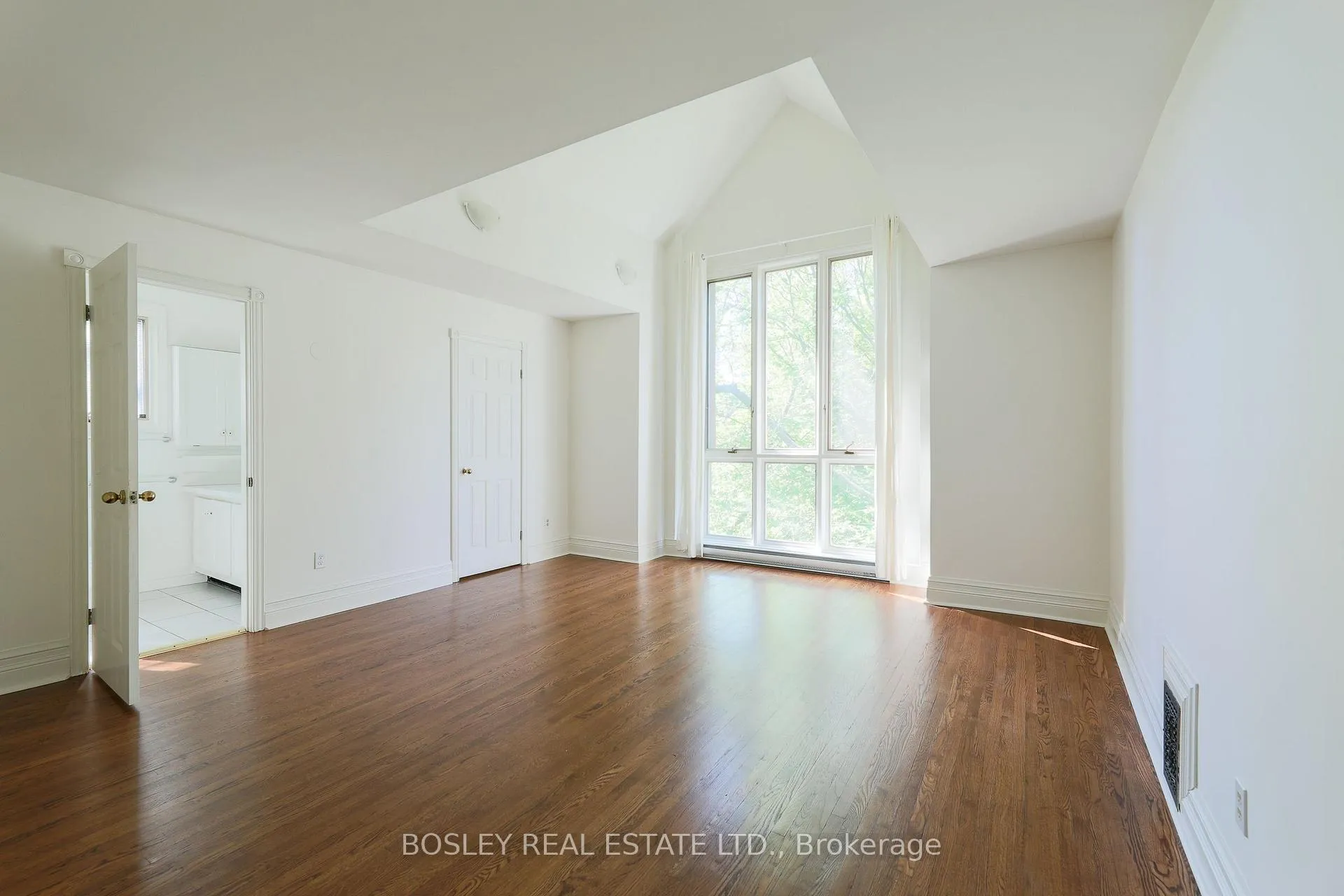Photo 39 of Unit Upper, 12 Meredith Crescent, Toronto, Rosedale-Moore Park — HOMEH