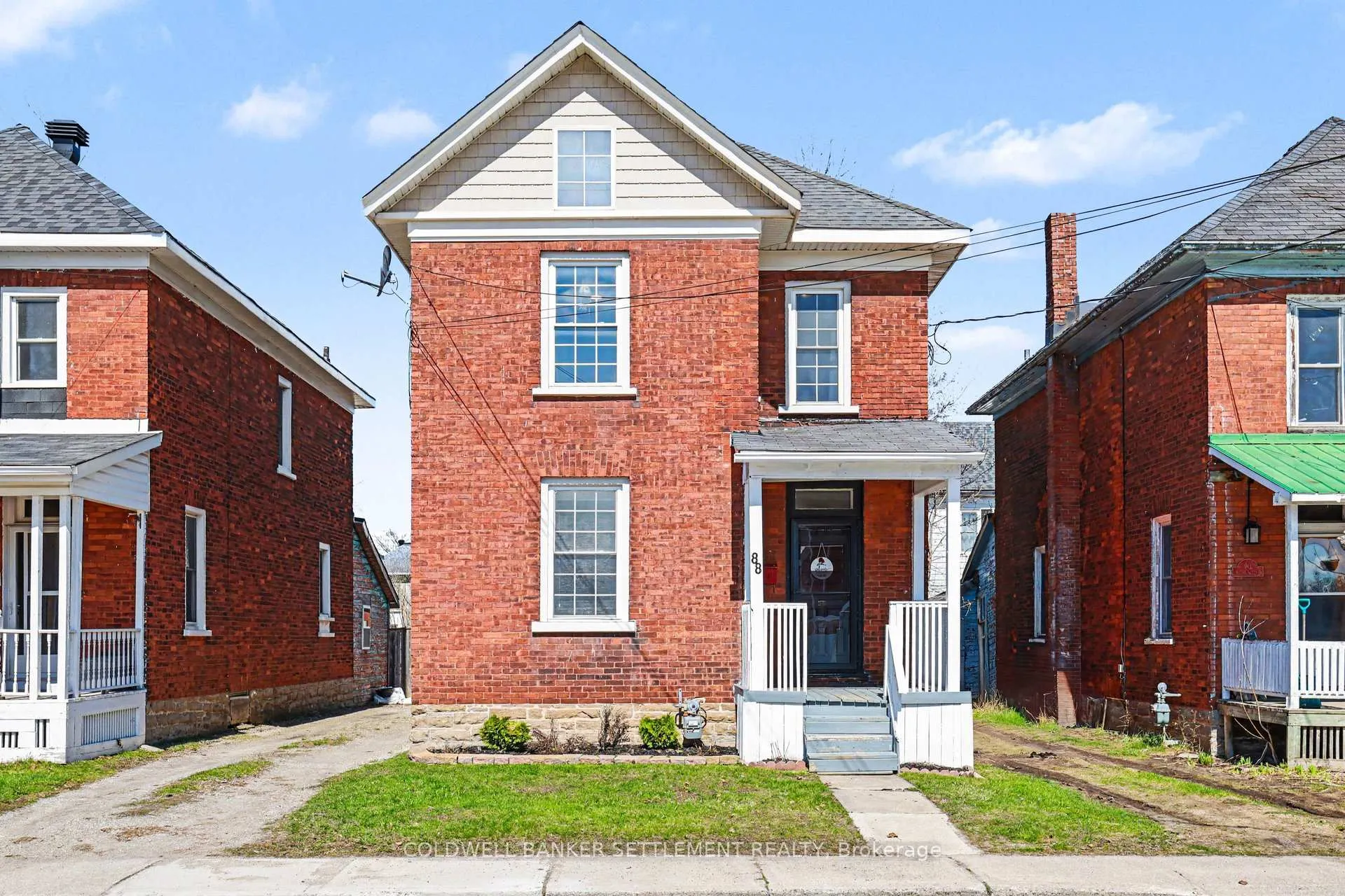 Photo 1 of 88 Russell Street E, Smiths Falls — HOMEH