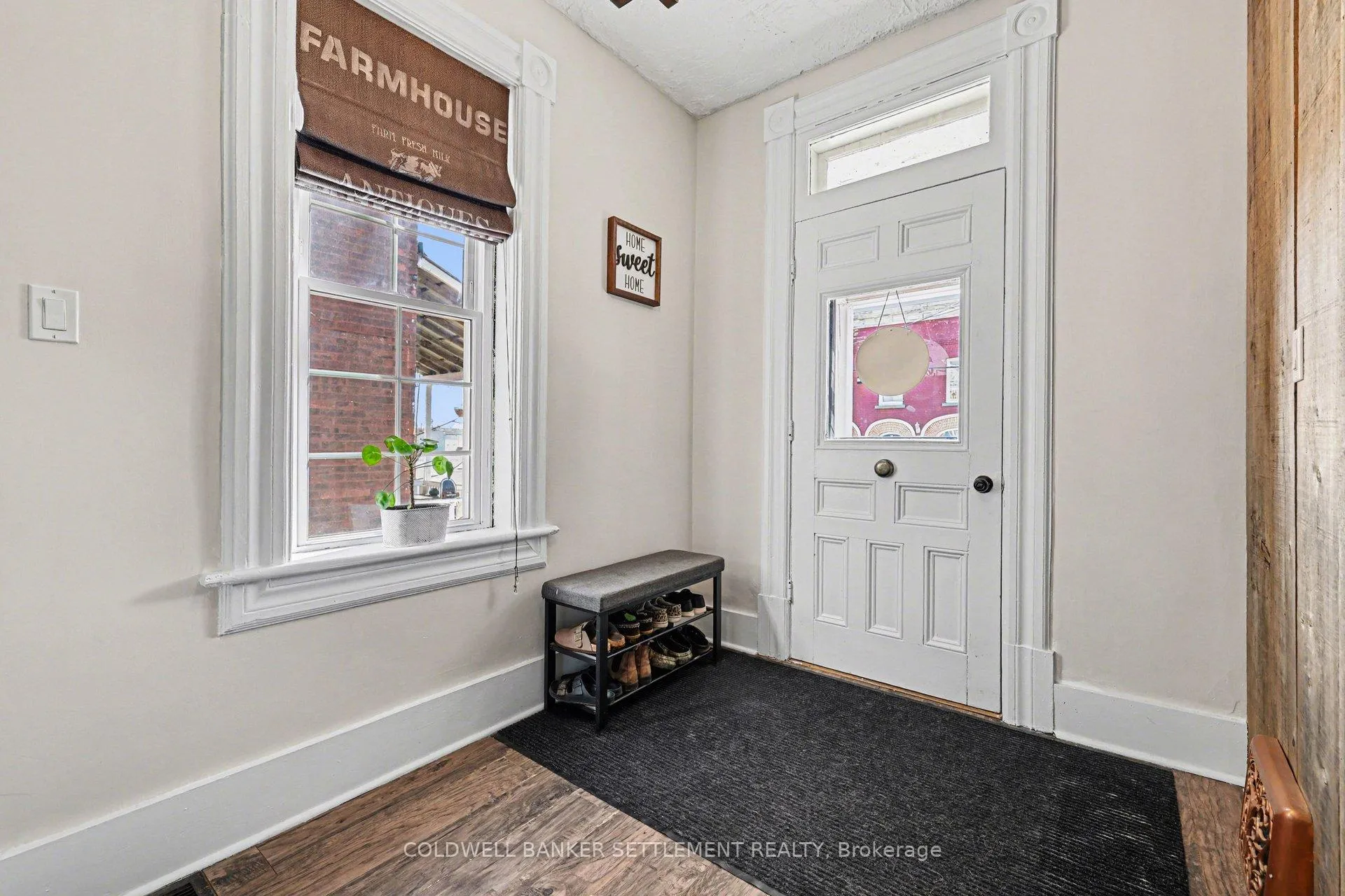 Photo 4 of 88 Russell Street E, Smiths Falls — HOMEH