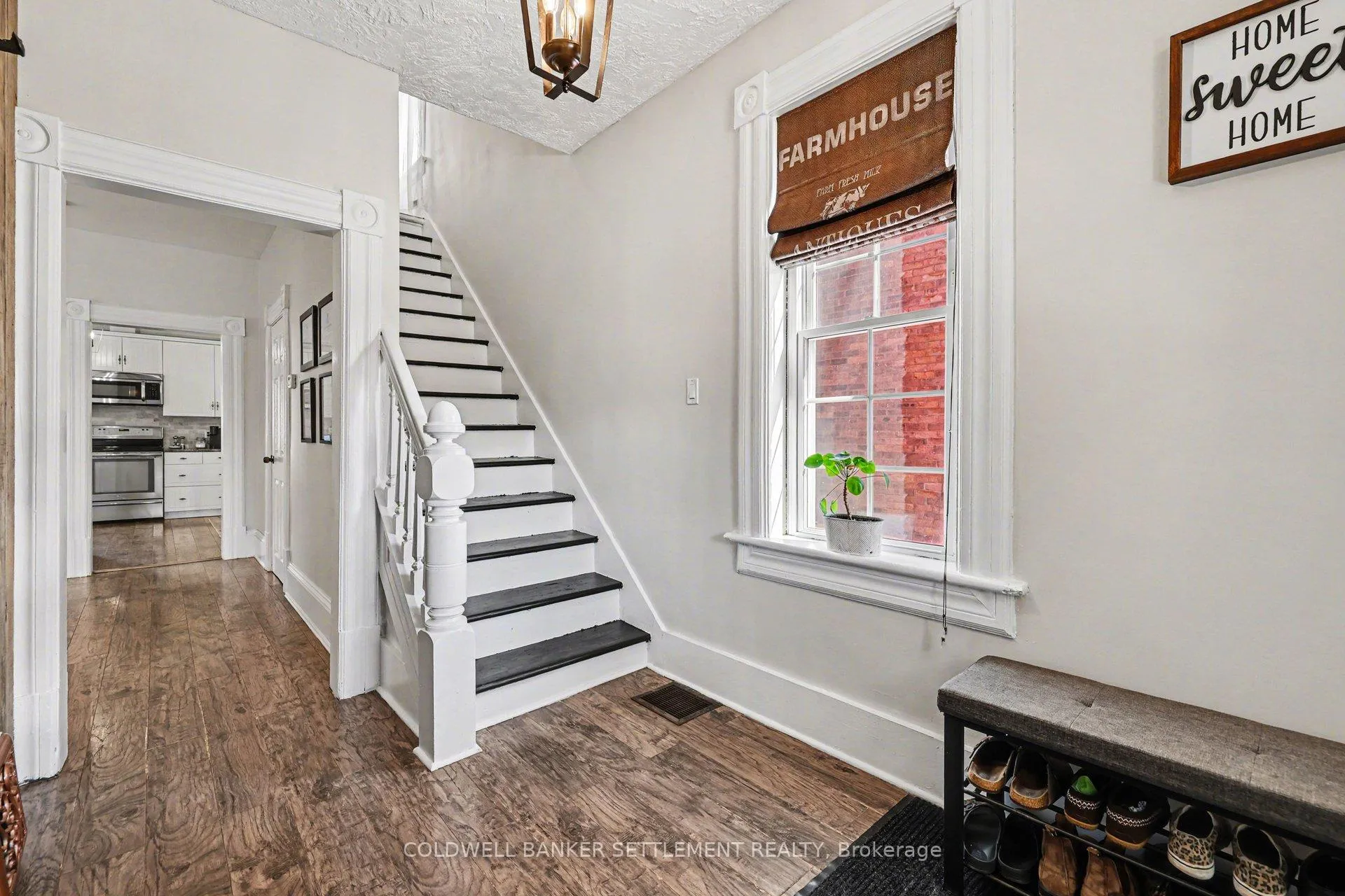 Photo 5 of 88 Russell Street E, Smiths Falls — HOMEH