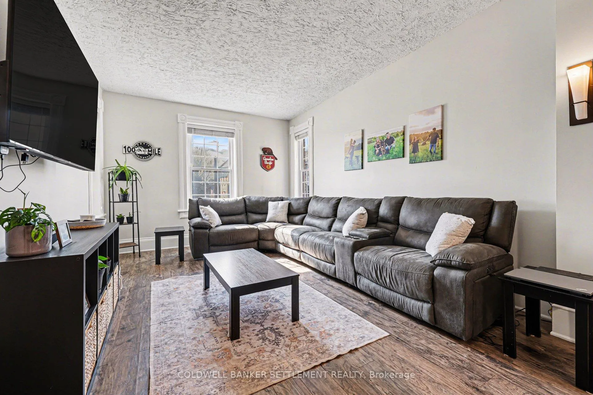 Photo 8 of 88 Russell Street E, Smiths Falls — HOMEH