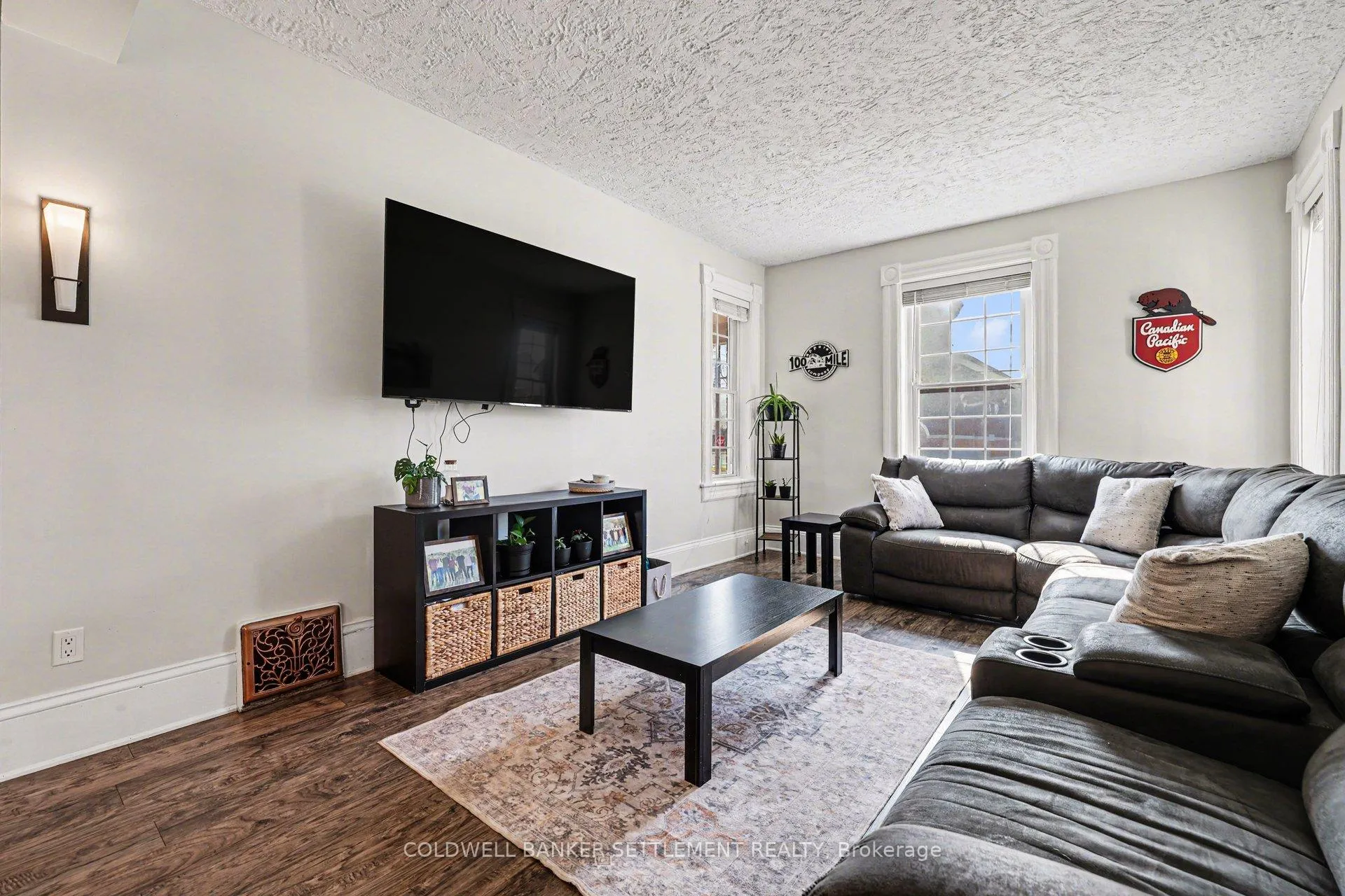 Photo 9 of 88 Russell Street E, Smiths Falls — HOMEH