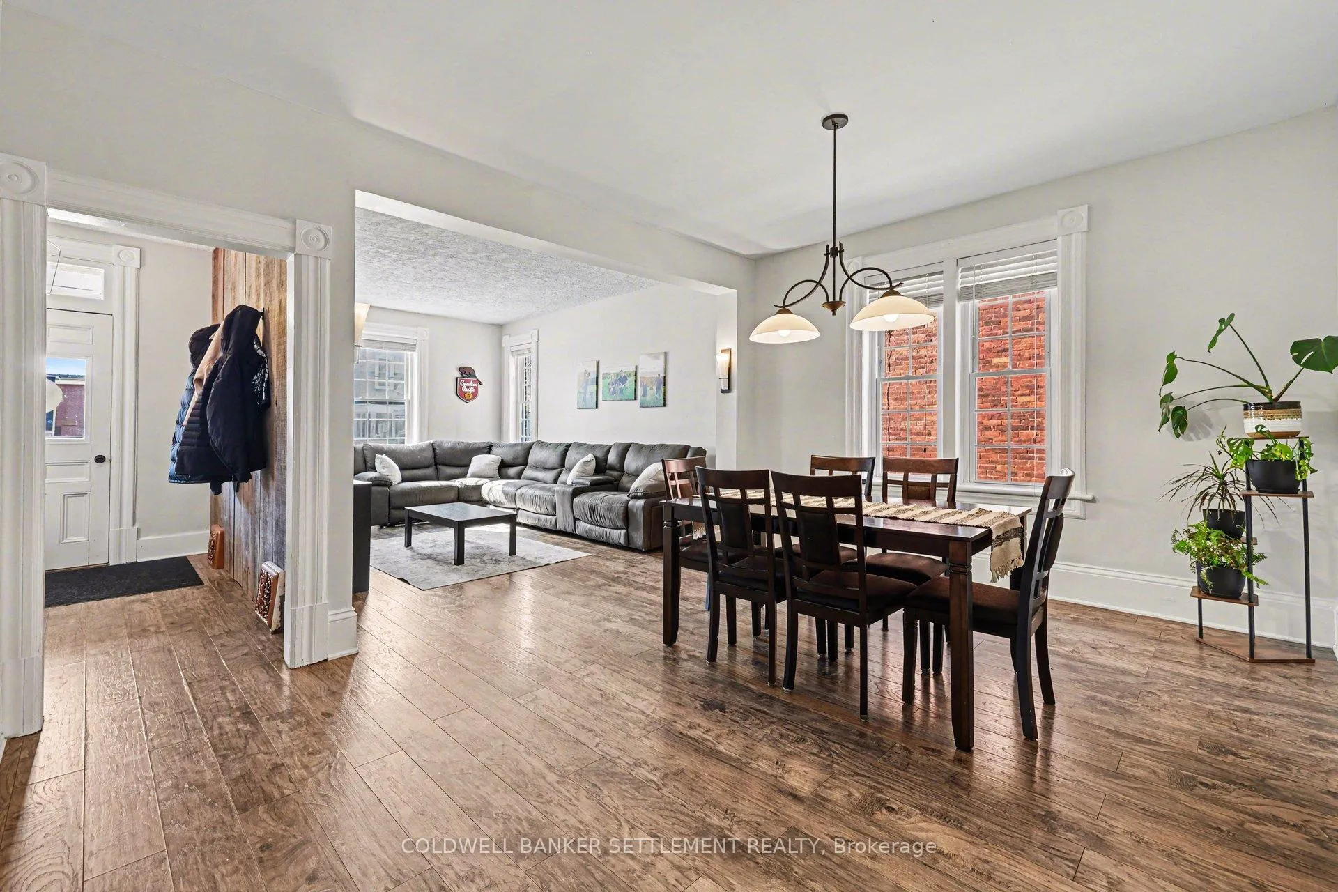 Photo 11 of 88 Russell Street E, Smiths Falls — HOMEH