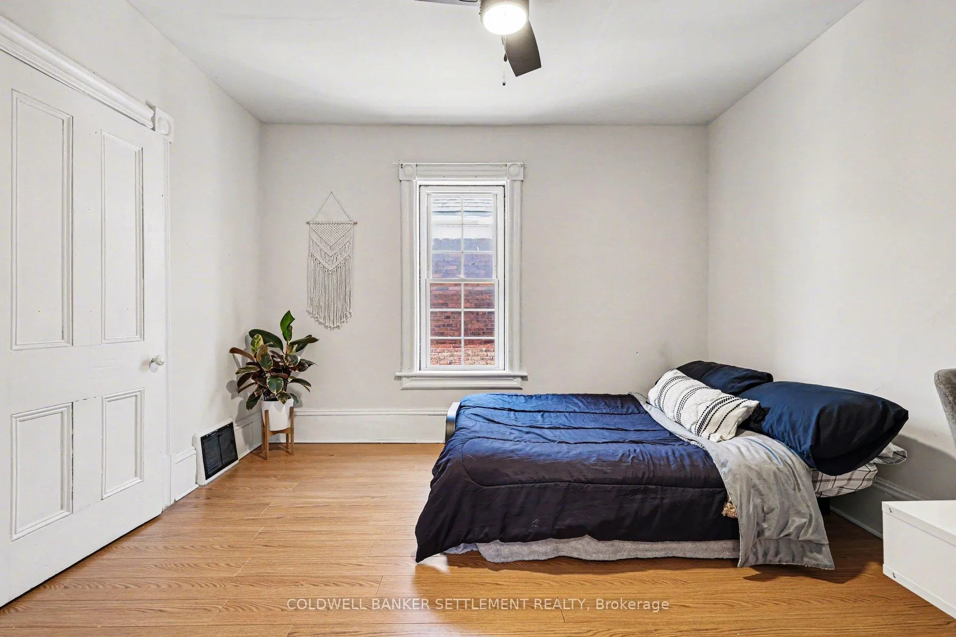 Photo 18 of 88 Russell Street E, Smiths Falls — HOMEH