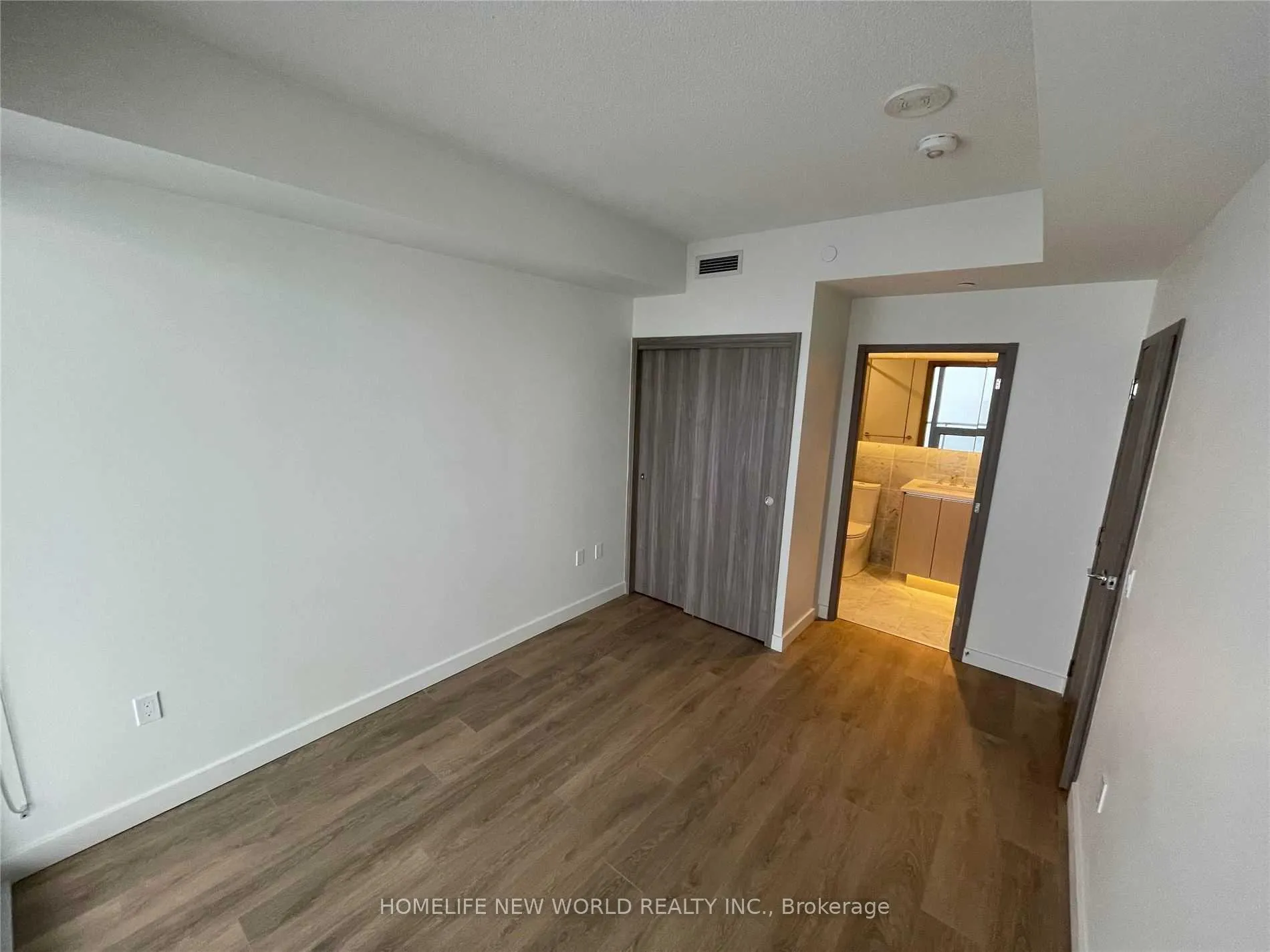 Photo 4 of Unit 4005, 95 Mcmahon Drive, North York, Bayview Village — HOMEH