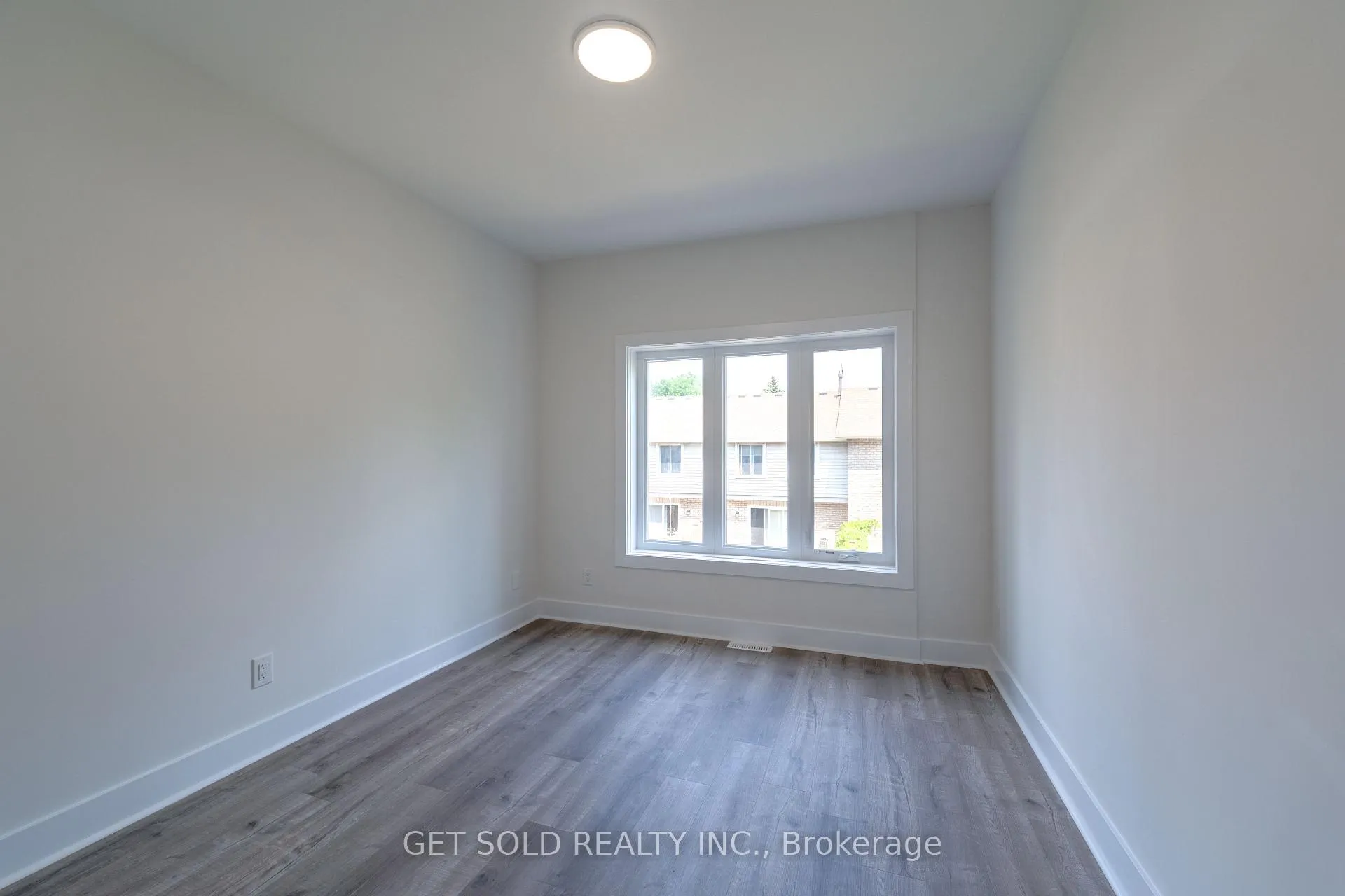 Photo 24 of Unit 3, 6701 Thorold Stone Road, Niagara Falls, Stamford — HOMEH