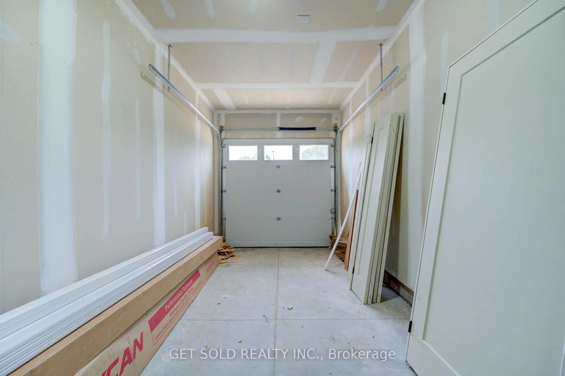 Photo 4 of Unit 3, 6701 Thorold Stone Road, Niagara Falls, Stamford — HOMEH