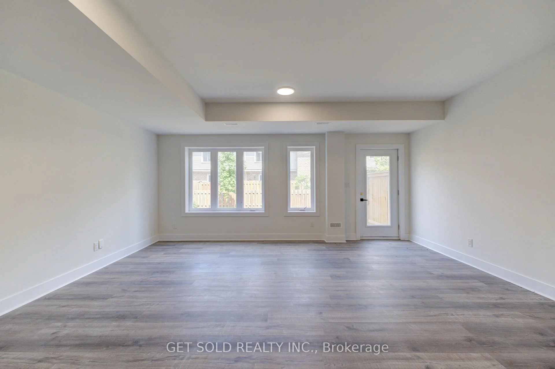 Photo 13 of Unit 3, 6701 Thorold Stone Road, Niagara Falls, Stamford — HOMEH