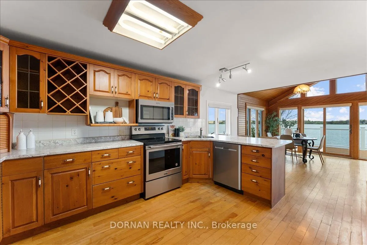 Photo 9 of 204 Portview Road, Scugog, Port Perry — HOMEH