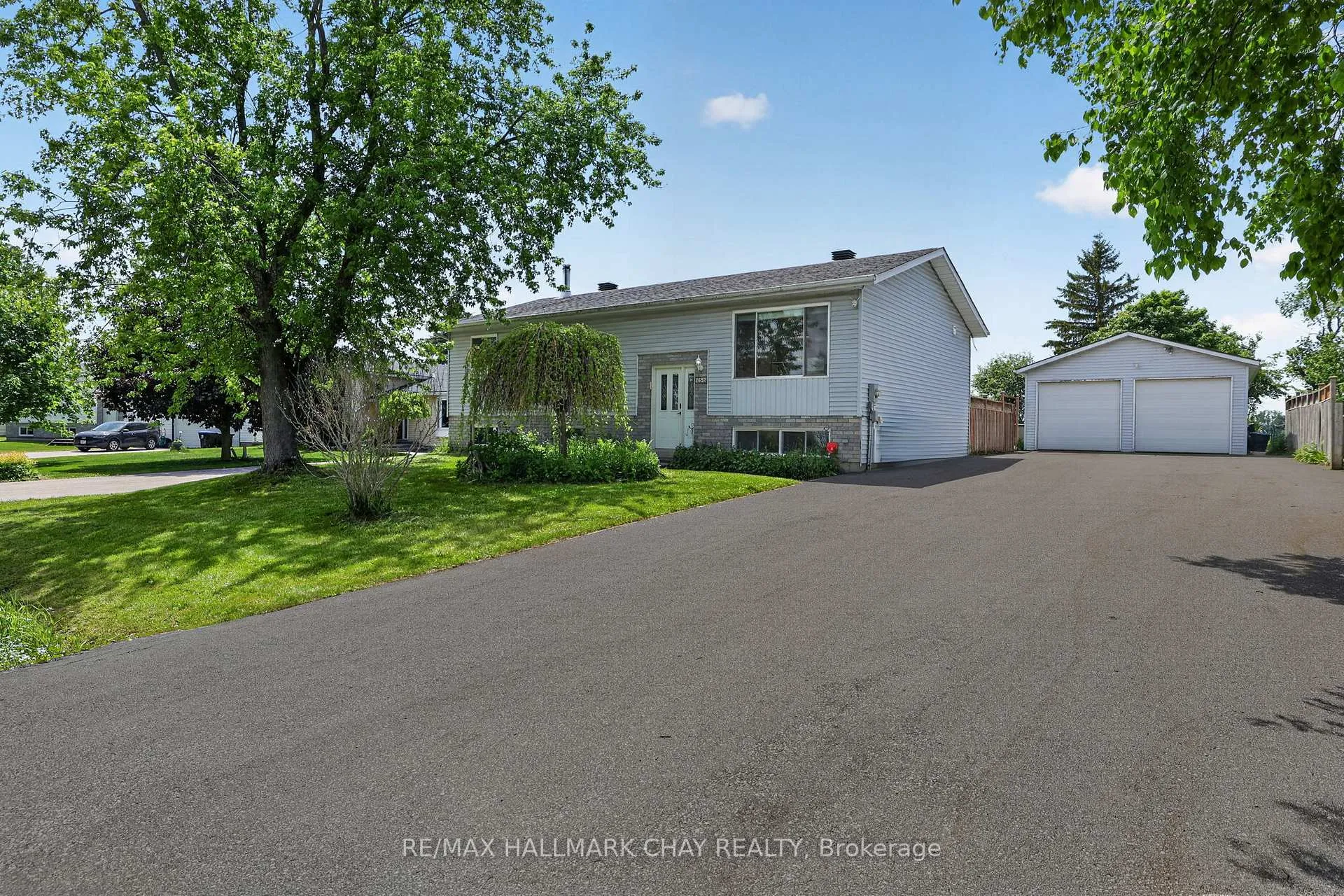Photo 1 of 2652 Lawrence Avenue, Innisfil, Stroud — HOMEH