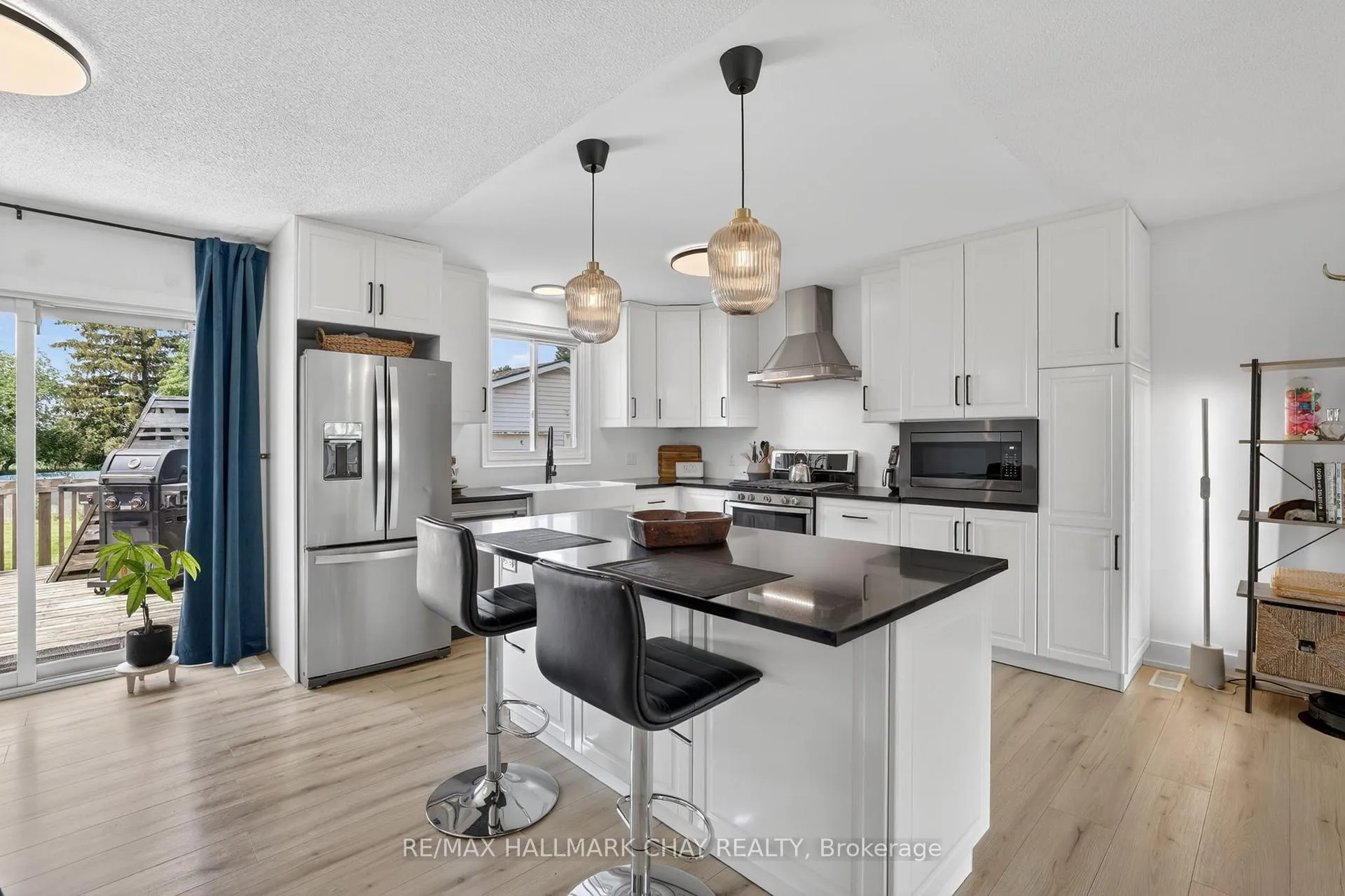 Photo 7 of 2652 Lawrence Avenue, Innisfil, Stroud — HOMEH