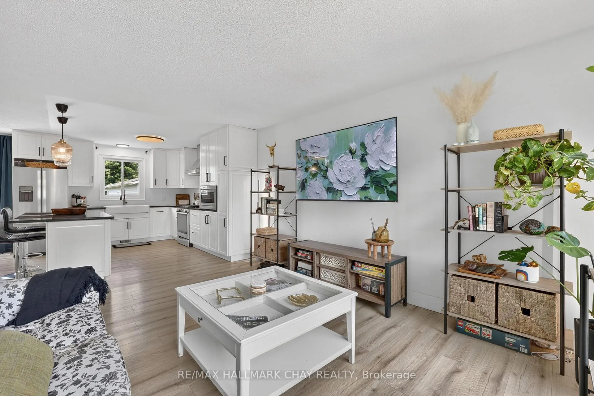 Photo 10 of 2652 Lawrence Avenue, Innisfil, Stroud — HOMEH