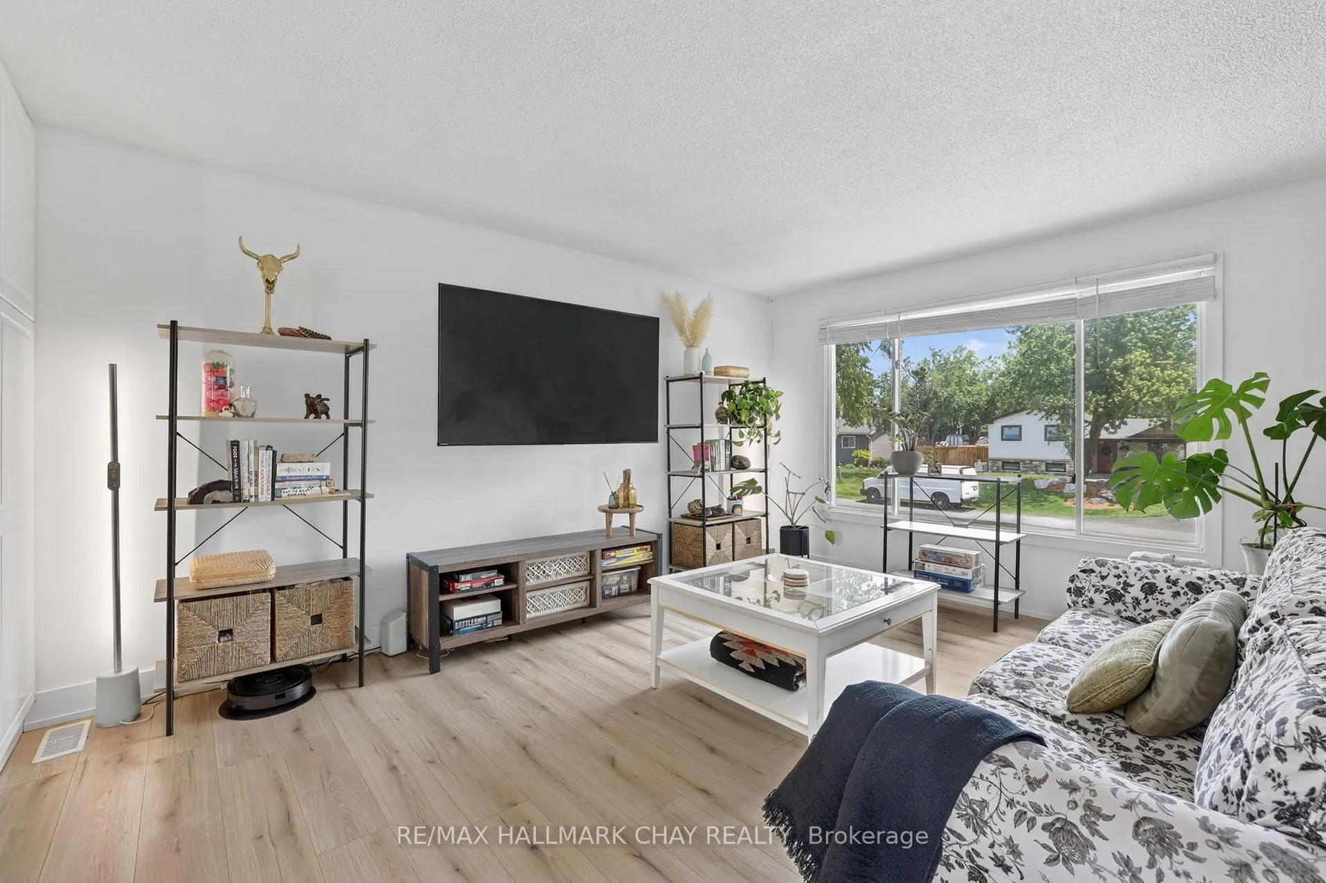 Photo 11 of 2652 Lawrence Avenue, Innisfil, Stroud — HOMEH