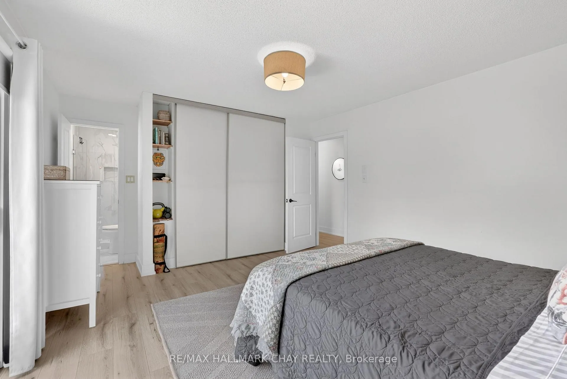Photo 13 of 2652 Lawrence Avenue, Innisfil, Stroud — HOMEH
