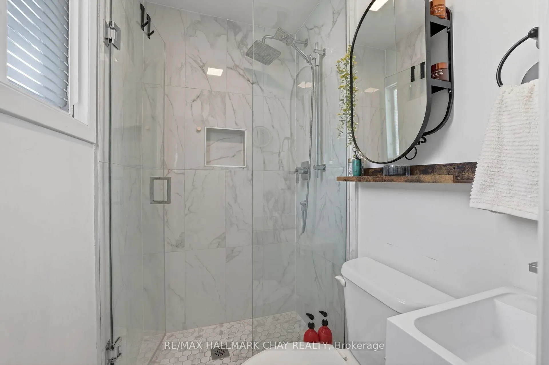 Photo 14 of 2652 Lawrence Avenue, Innisfil, Stroud — HOMEH