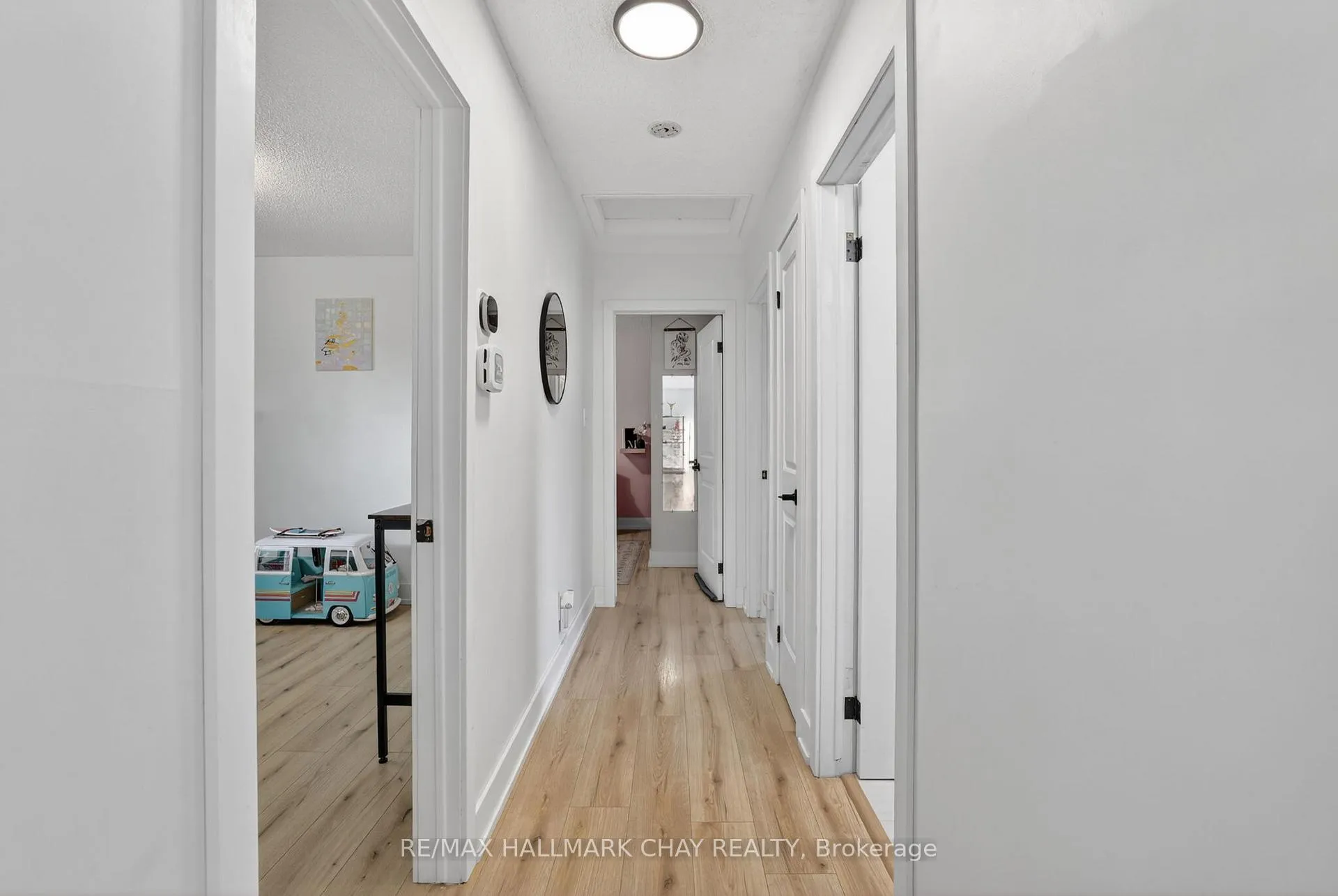 Photo 17 of 2652 Lawrence Avenue, Innisfil, Stroud — HOMEH