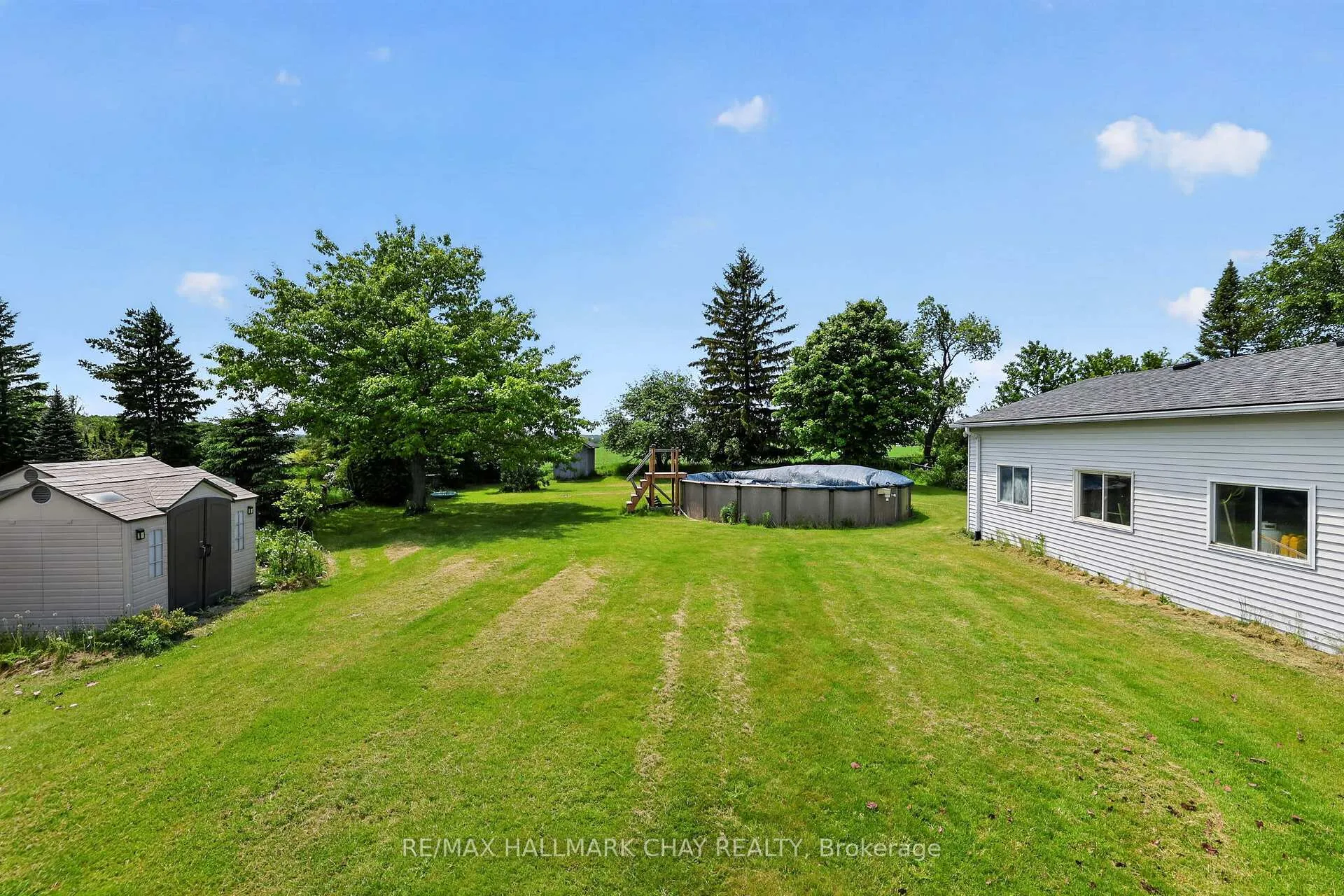 Photo 26 of 2652 Lawrence Avenue, Innisfil, Stroud — HOMEH