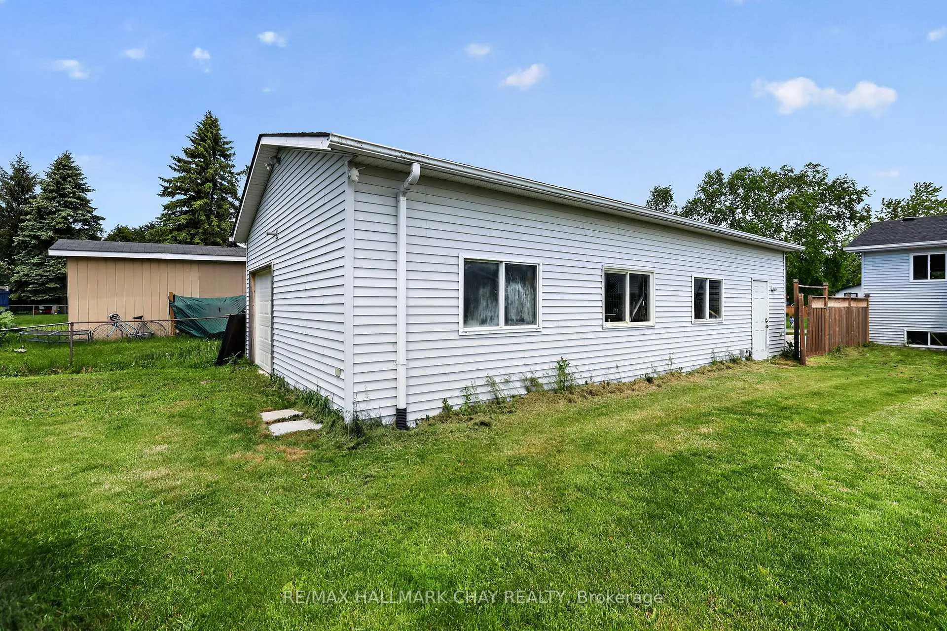Photo 30 of 2652 Lawrence Avenue, Innisfil, Stroud — HOMEH