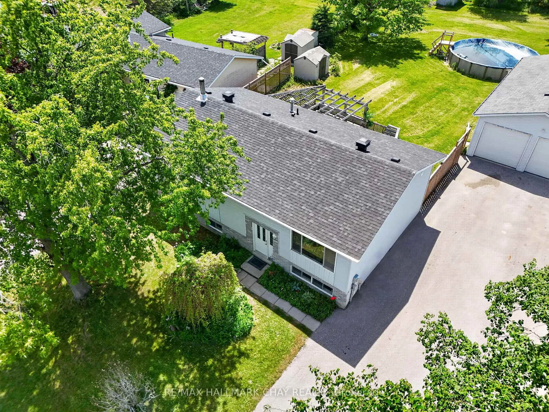 Photo 39 of 2652 Lawrence Avenue, Innisfil, Stroud — HOMEH