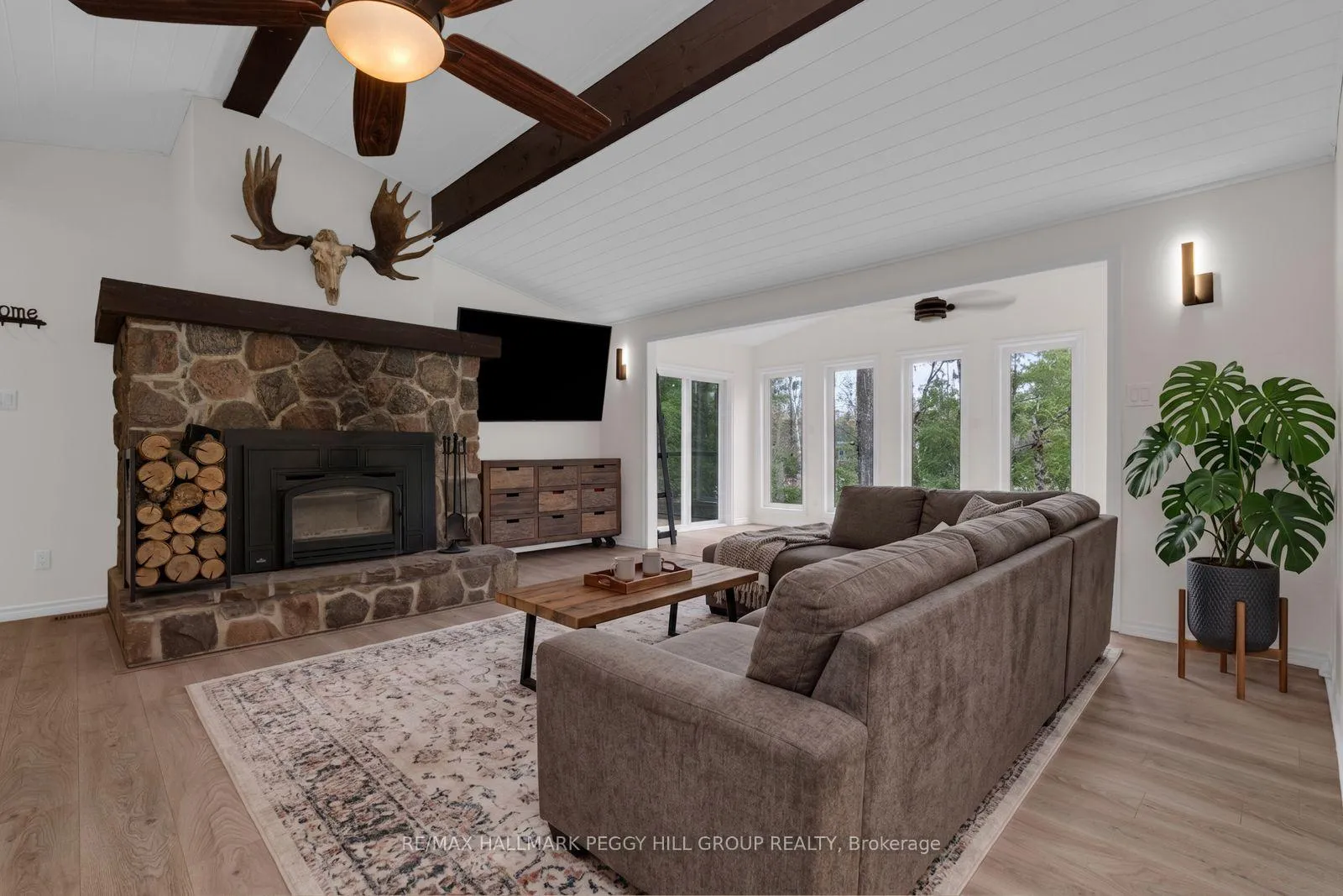 Photo 4 of 7672 Birch Drive, Ramara, Rural Ramara — HOMEH
