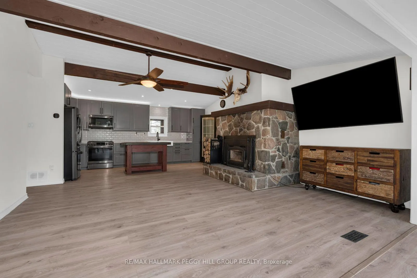 Photo 6 of 7672 Birch Drive, Ramara, Rural Ramara — HOMEH
