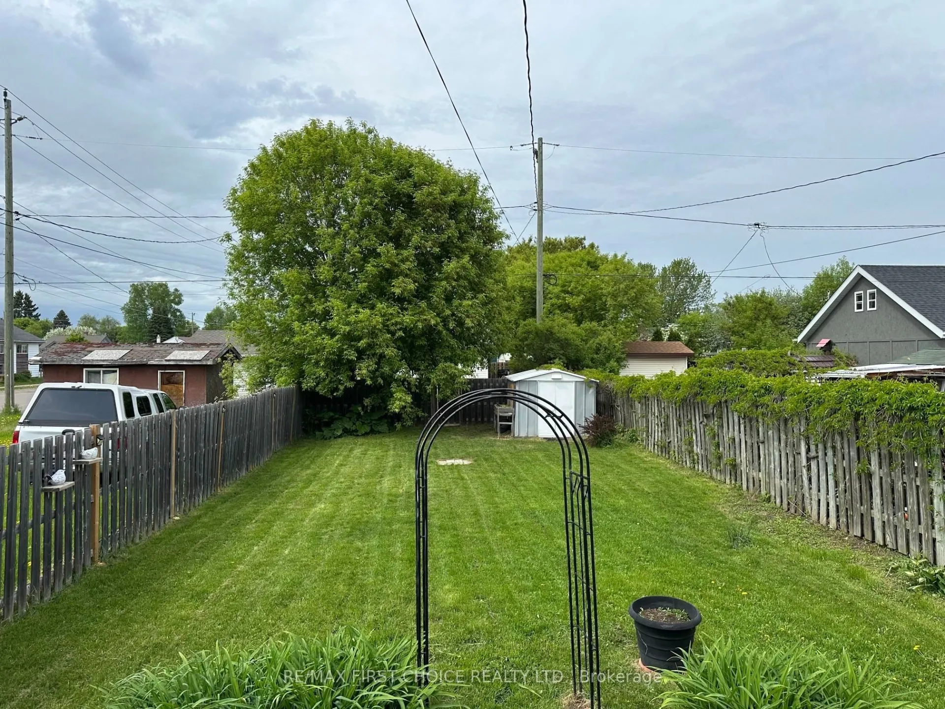 Photo 2 of 305 Mary Street E, Thunder Bay, Westfort — HOMEH