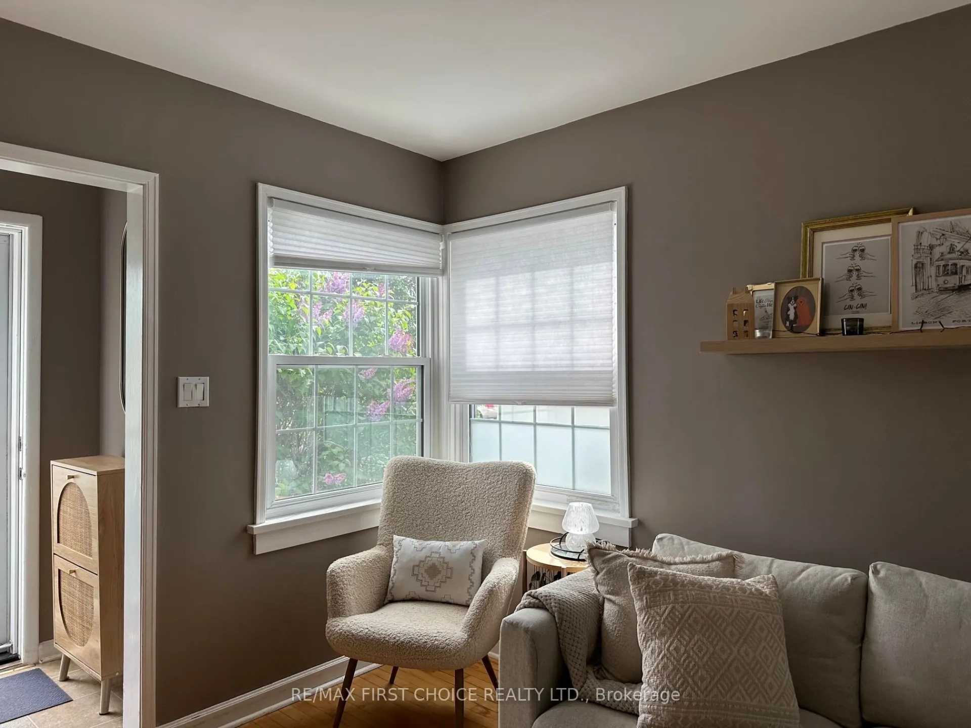 Photo 3 of 305 Mary Street E, Thunder Bay, Westfort — HOMEH