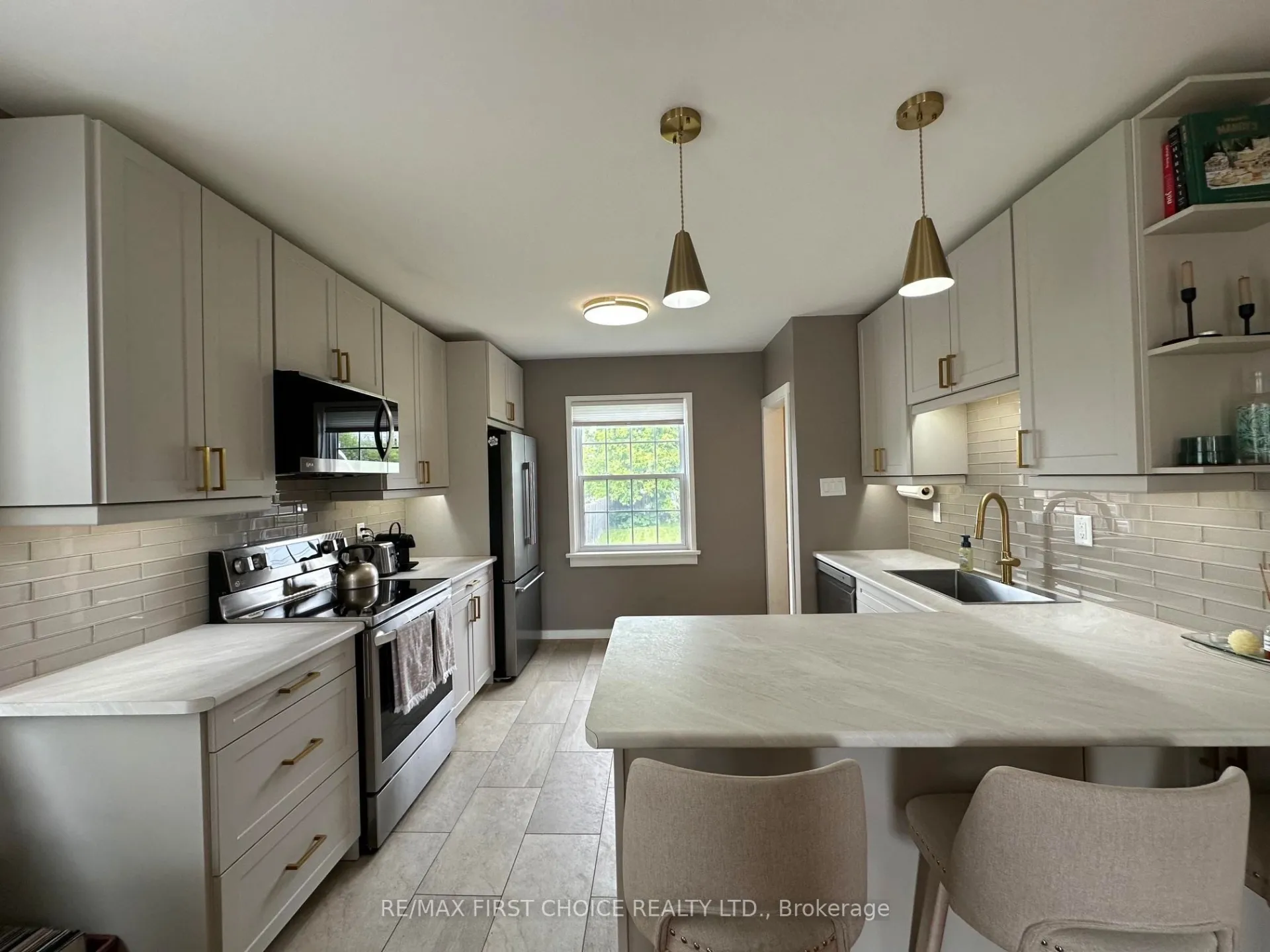 Photo 5 of 305 Mary Street E, Thunder Bay, Westfort — HOMEH