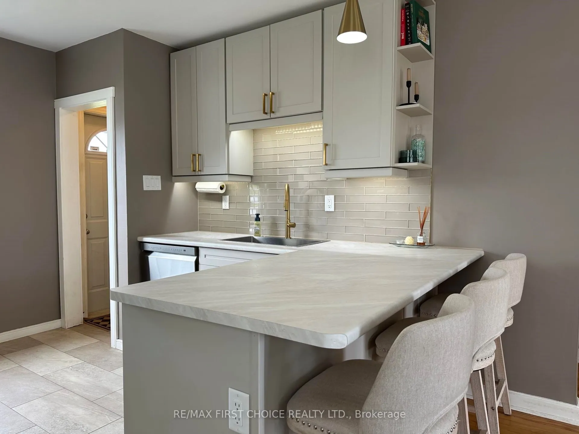 Photo 8 of 305 Mary Street E, Thunder Bay, Westfort — HOMEH