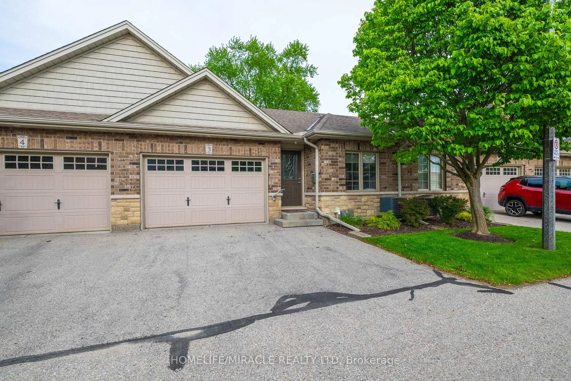 Photo 1 of Unit 3, 560 Grey Street, Brantford, Echo Place — HOMEH