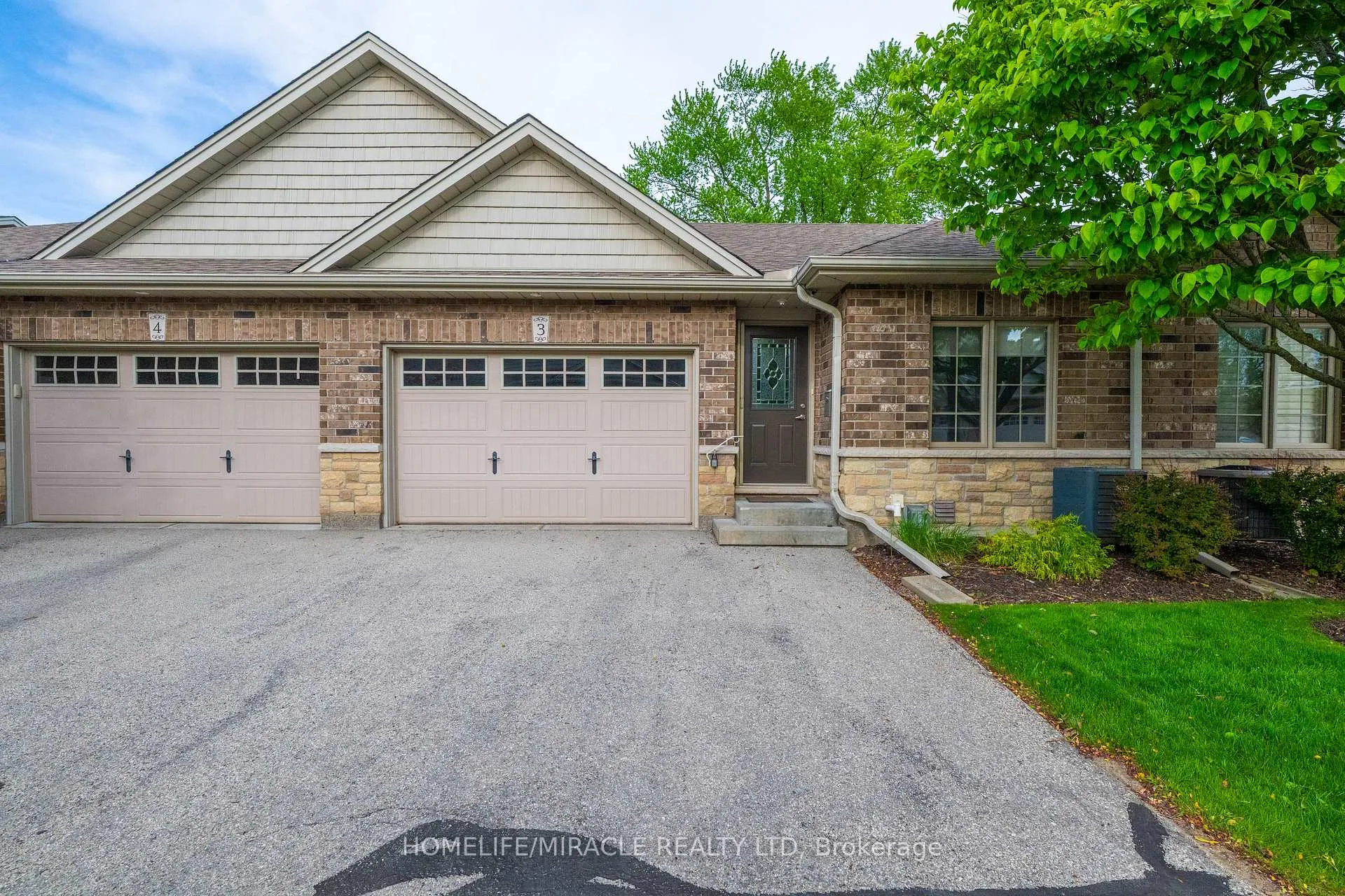 Photo 3 of Unit 3, 560 Grey Street, Brantford, Echo Place — HOMEH