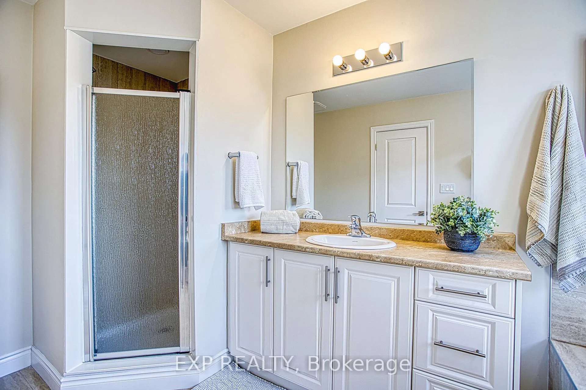 Photo 26 of 156 McKnight Avenue, Hamilton, Waterdown — HOMEH