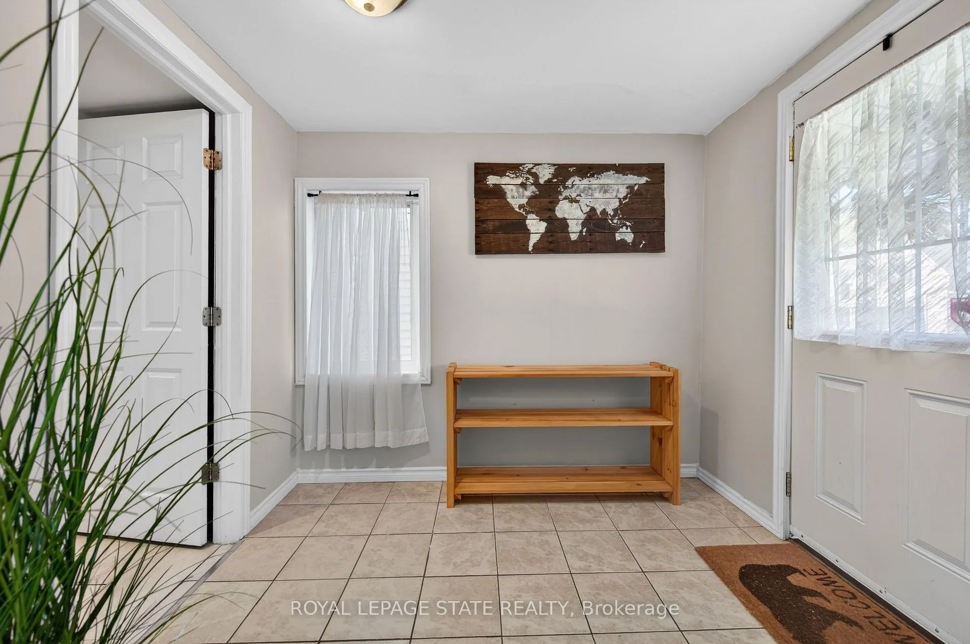 Photo 2 of 30 Cambridge Avenue, Hamilton, Crown Point — HOMEH