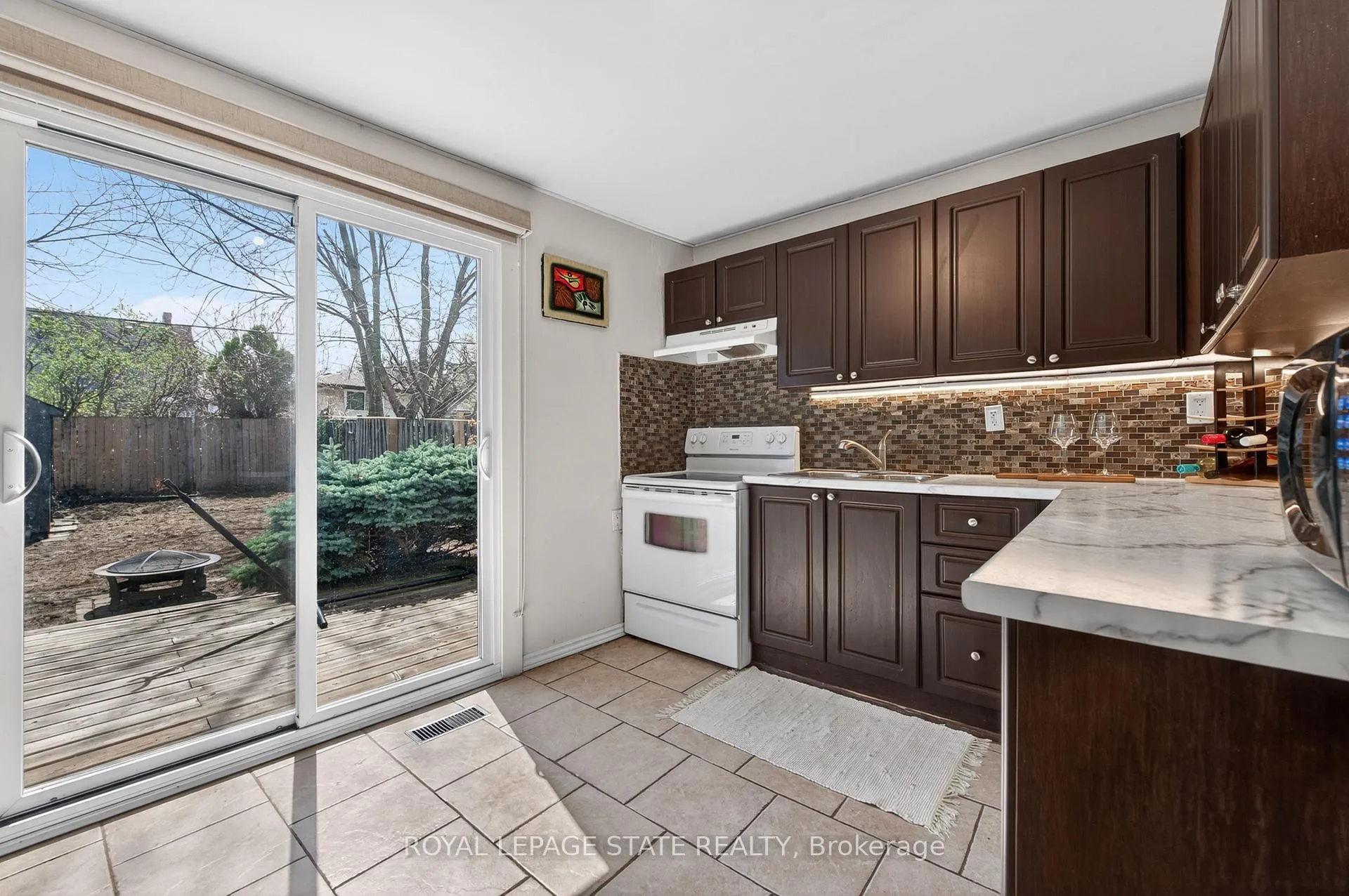 Photo 10 of 30 Cambridge Avenue, Hamilton, Crown Point — HOMEH