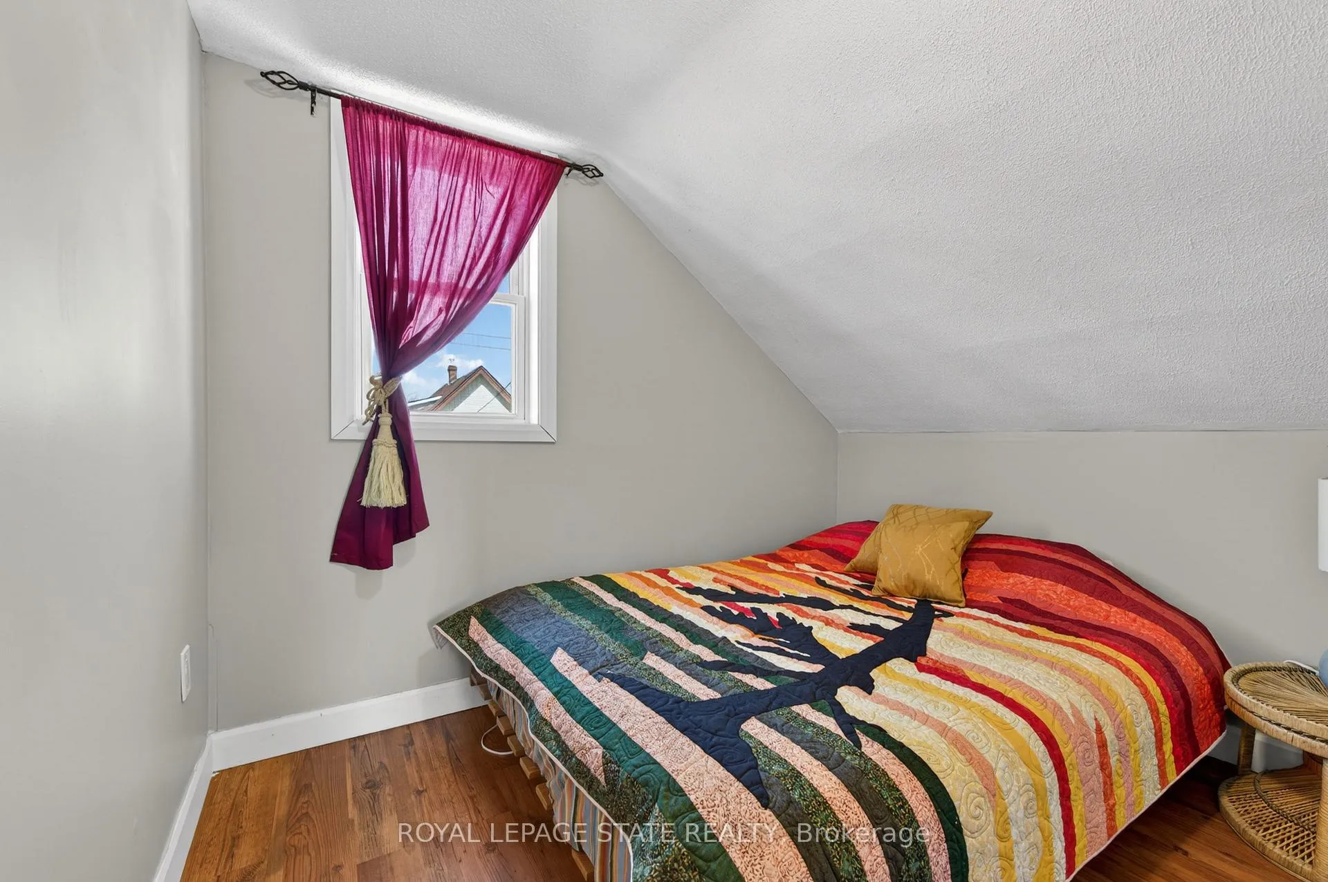 Photo 20 of 30 Cambridge Avenue, Hamilton, Crown Point — HOMEH