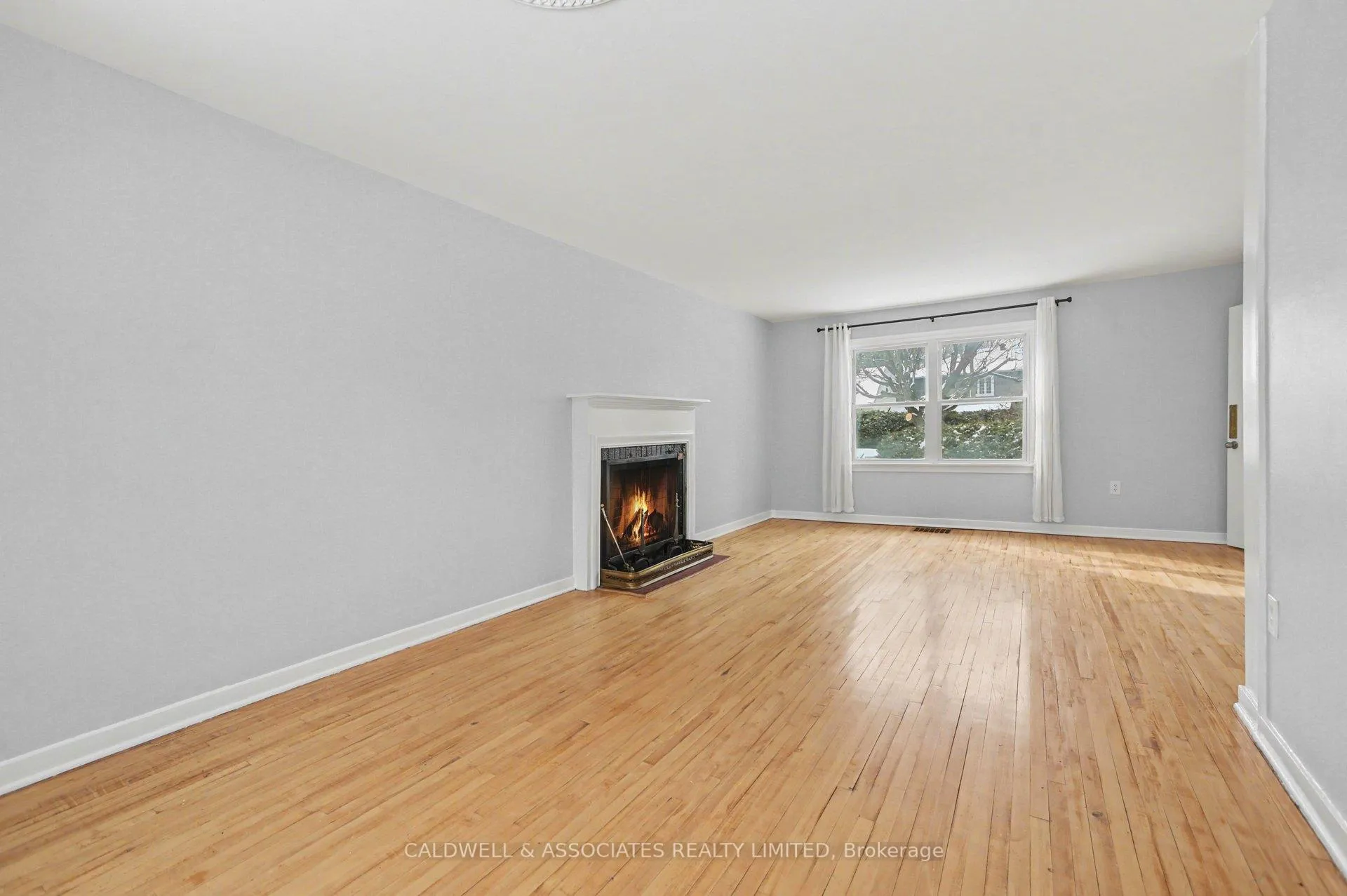 Photo 9 of 5 Arundel Avenue, Ottawa, Manor Park — HOMEH