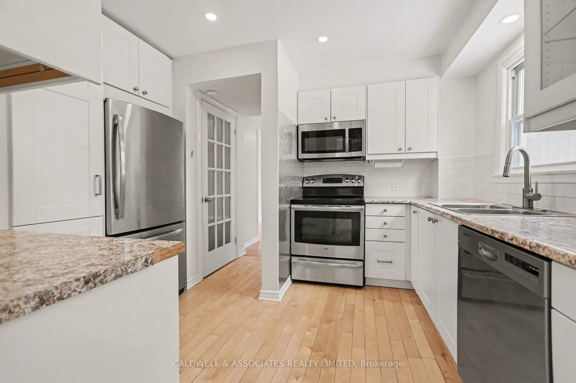 Photo 10 of 5 Arundel Avenue, Ottawa, Manor Park — HOMEH