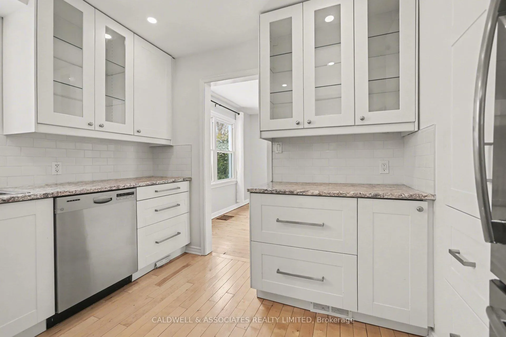 Photo 11 of 5 Arundel Avenue, Ottawa, Manor Park — HOMEH