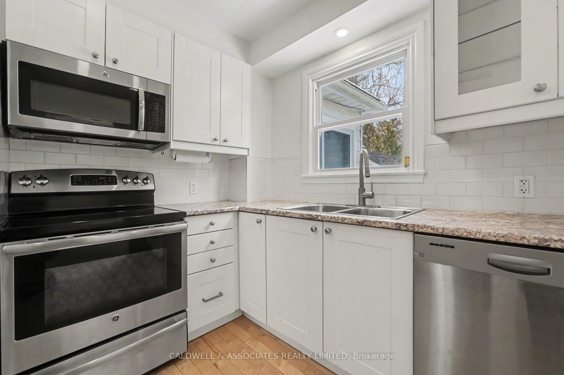 Photo 12 of 5 Arundel Avenue, Ottawa, Manor Park — HOMEH