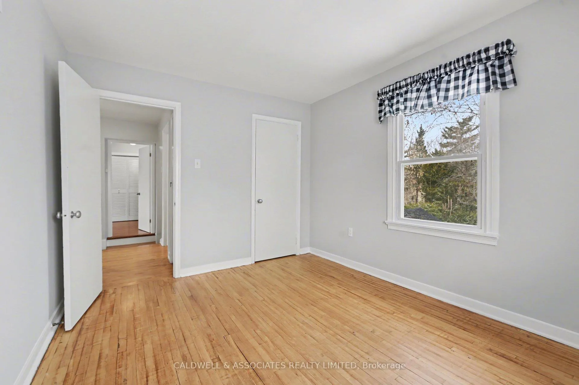 Photo 16 of 5 Arundel Avenue, Ottawa, Manor Park — HOMEH