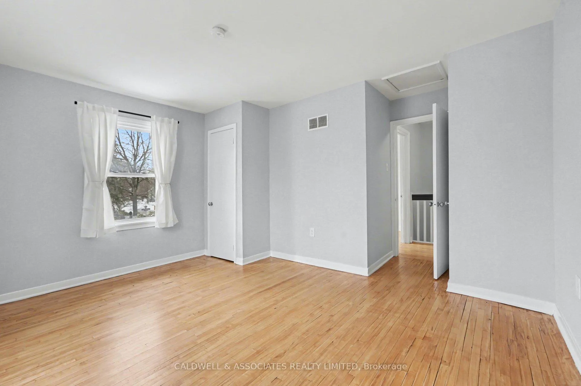 Photo 17 of 5 Arundel Avenue, Ottawa, Manor Park — HOMEH